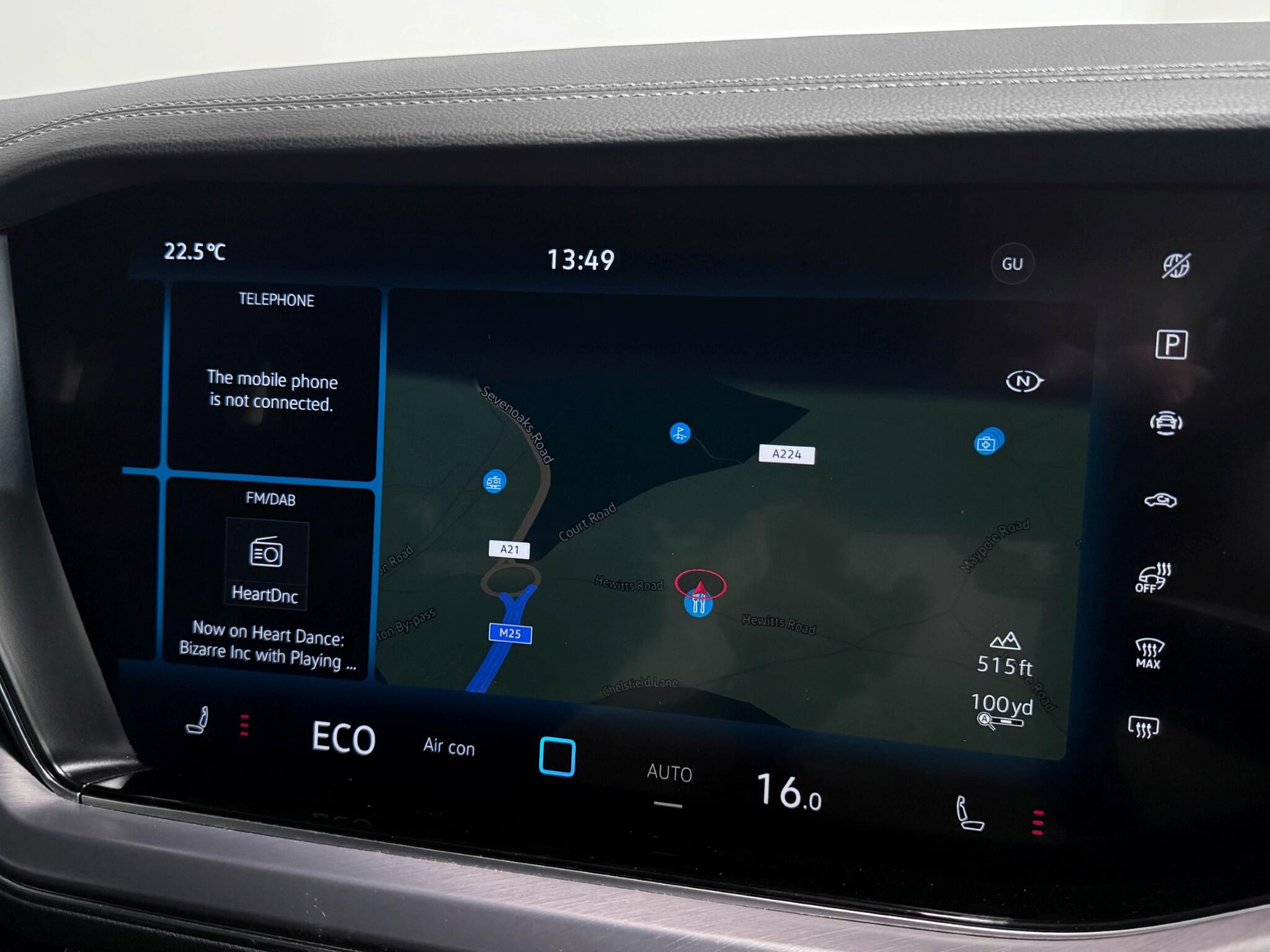 Volkswagen Touareg view 45