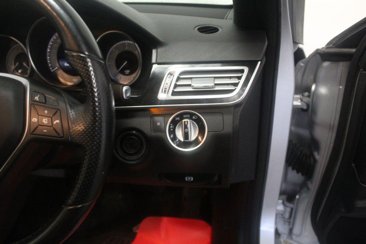 Mercedes-Benz E-Class view 47