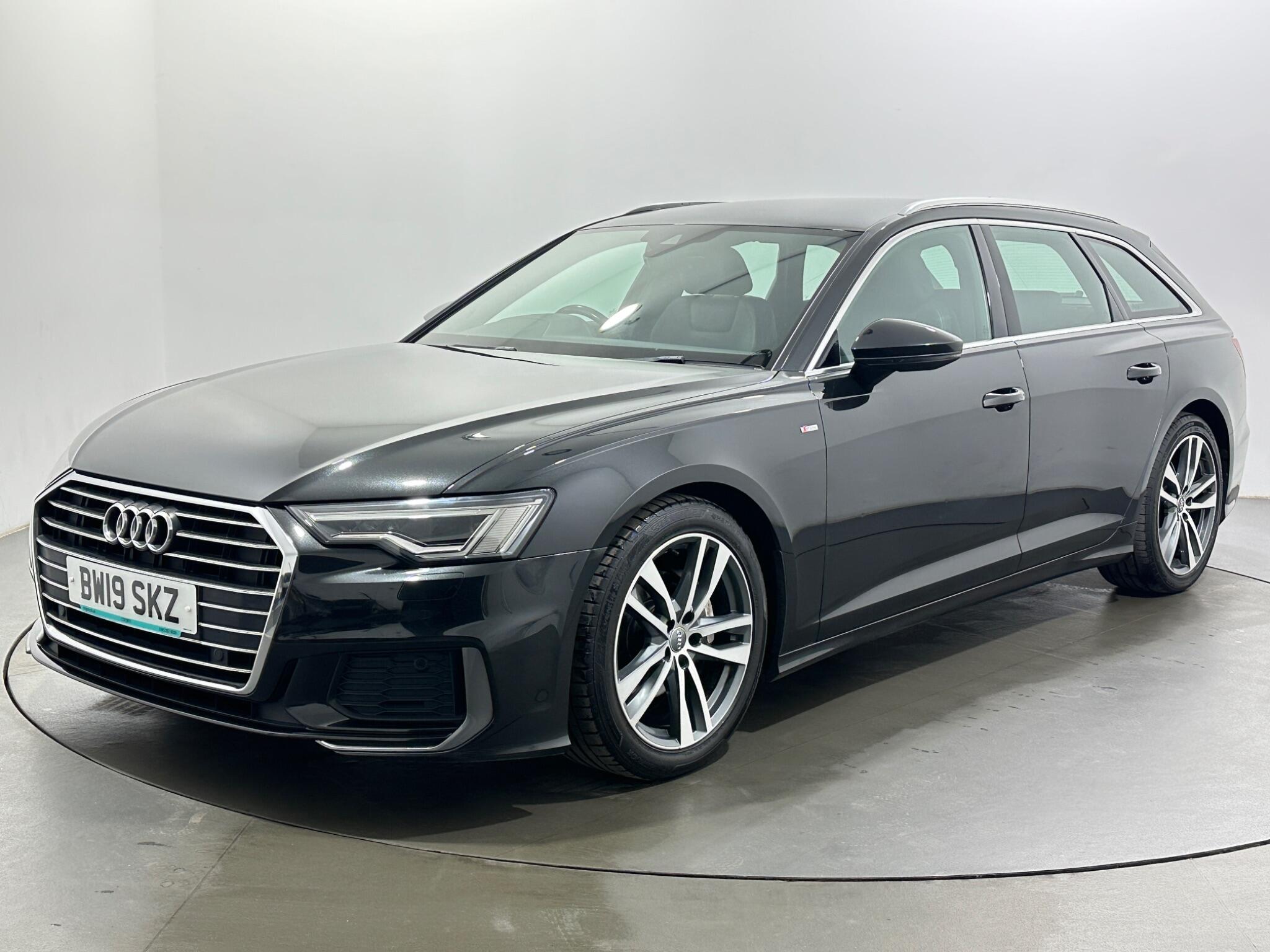 Audi A6 Avant view 4
