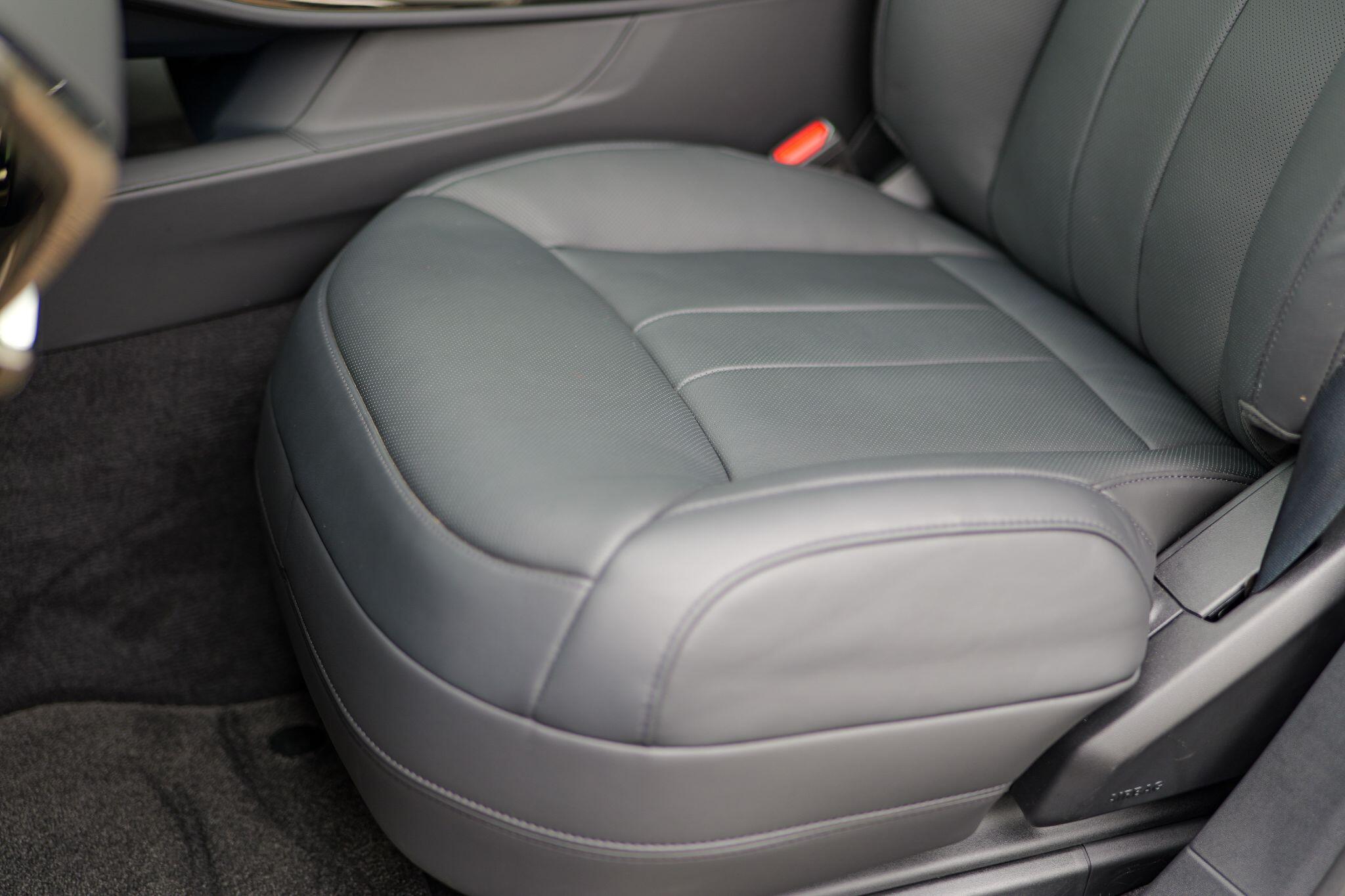 Land Rover Range Rover Sport view 23