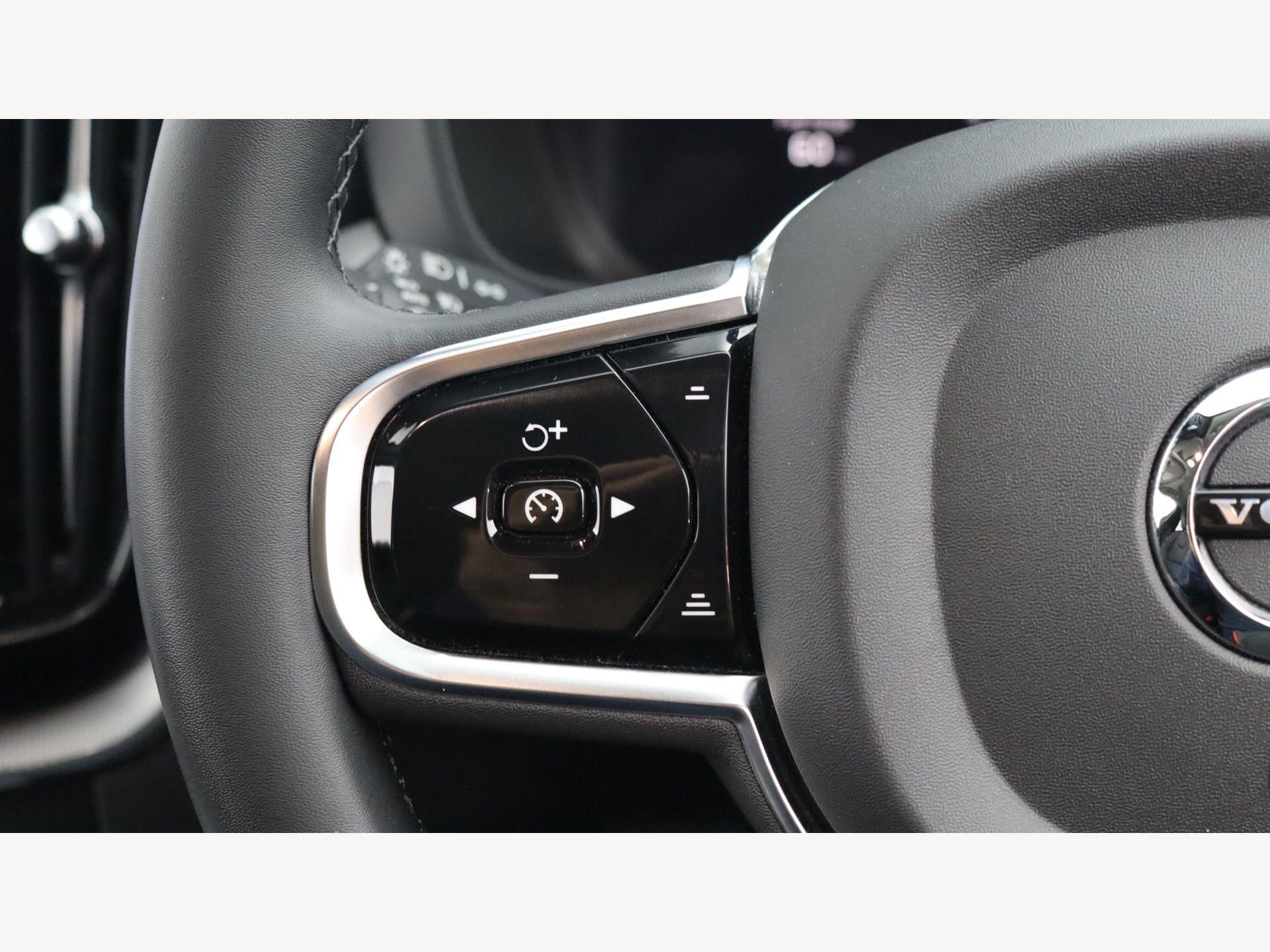 Volvo XC60 view 22