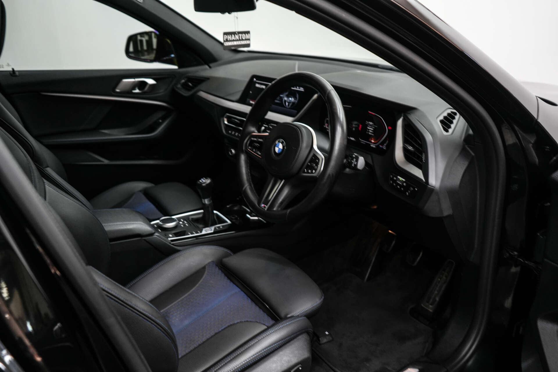 BMW 1 Series view 15