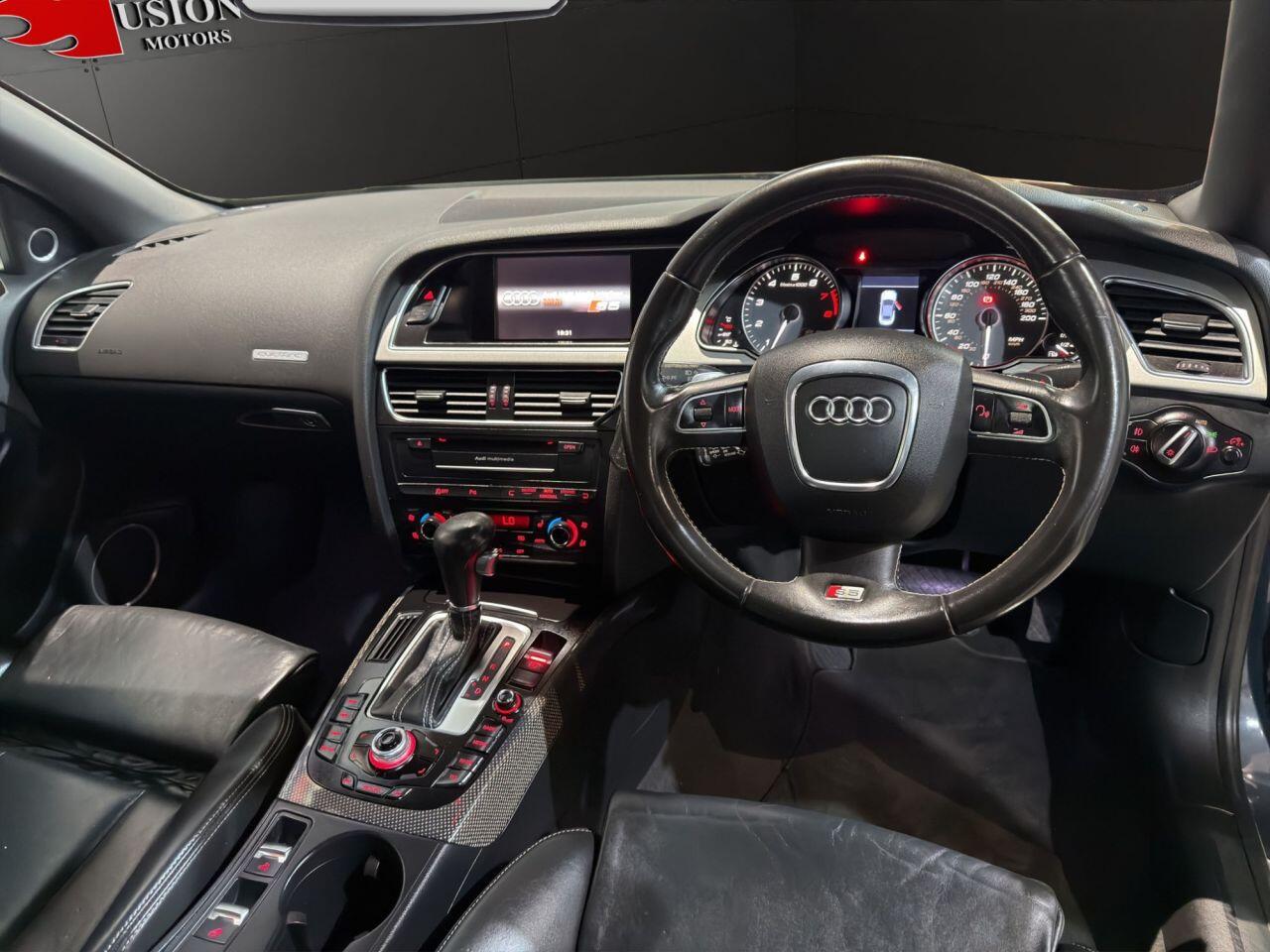 Audi S5 view 9