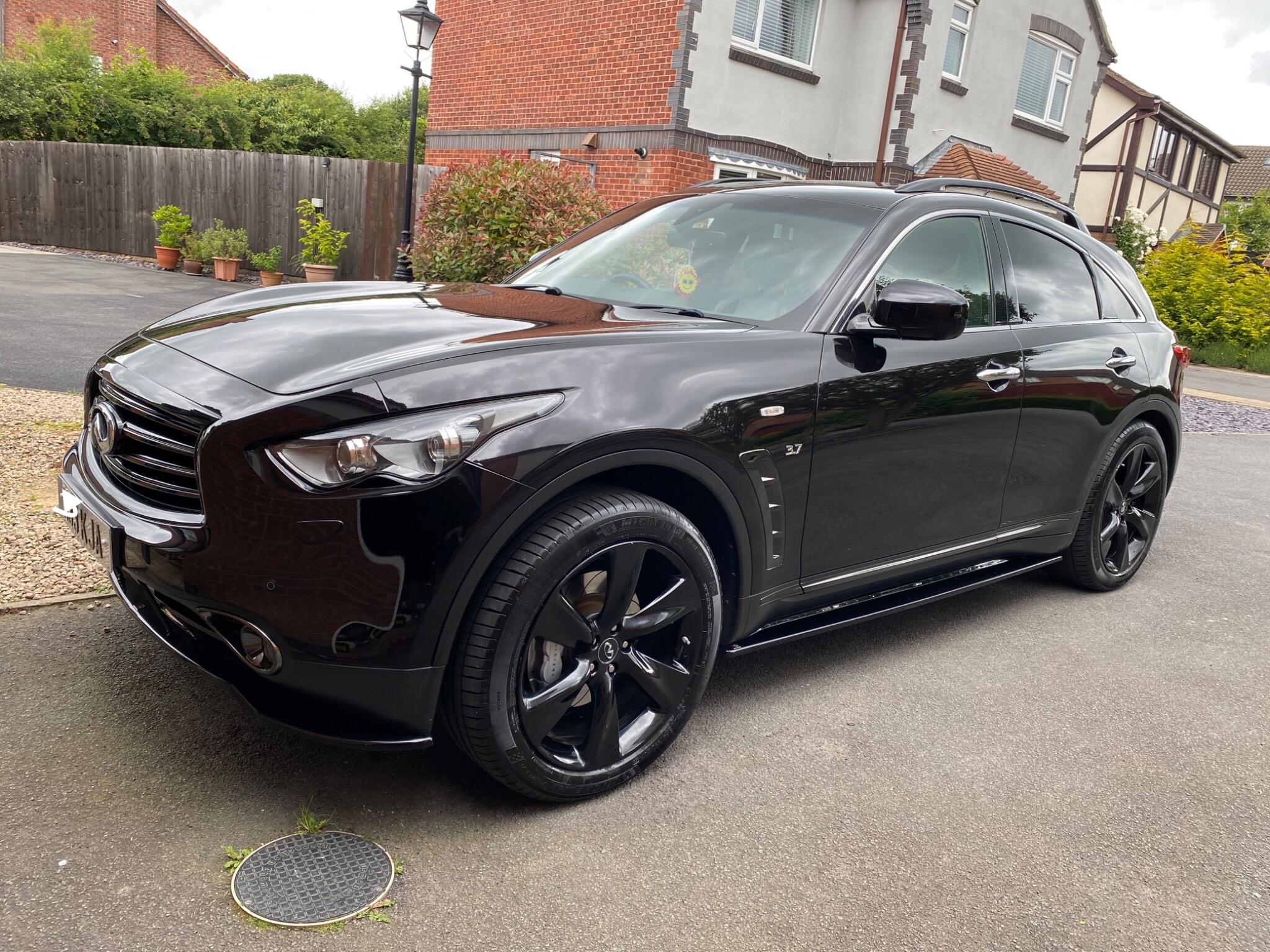 Infiniti QX70