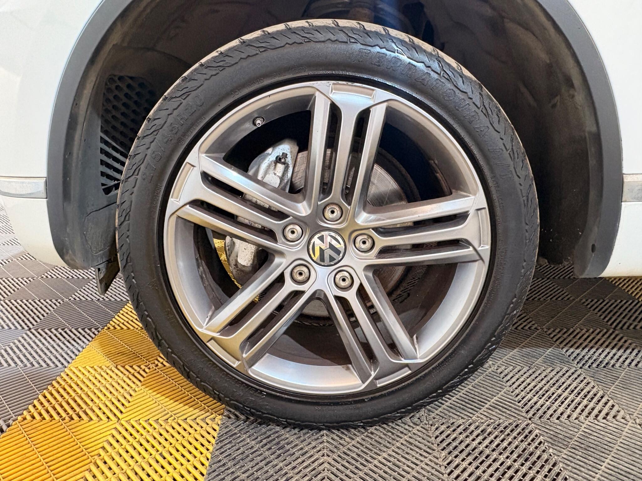 Volkswagen Touareg view 54