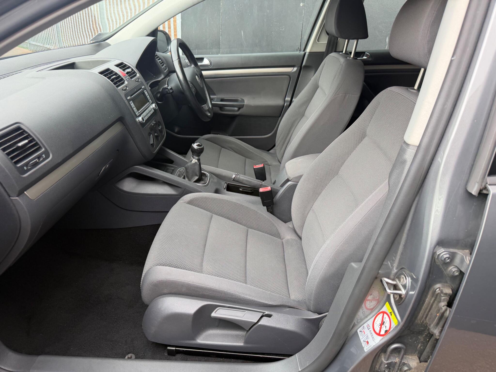 Volkswagen Golf view 5