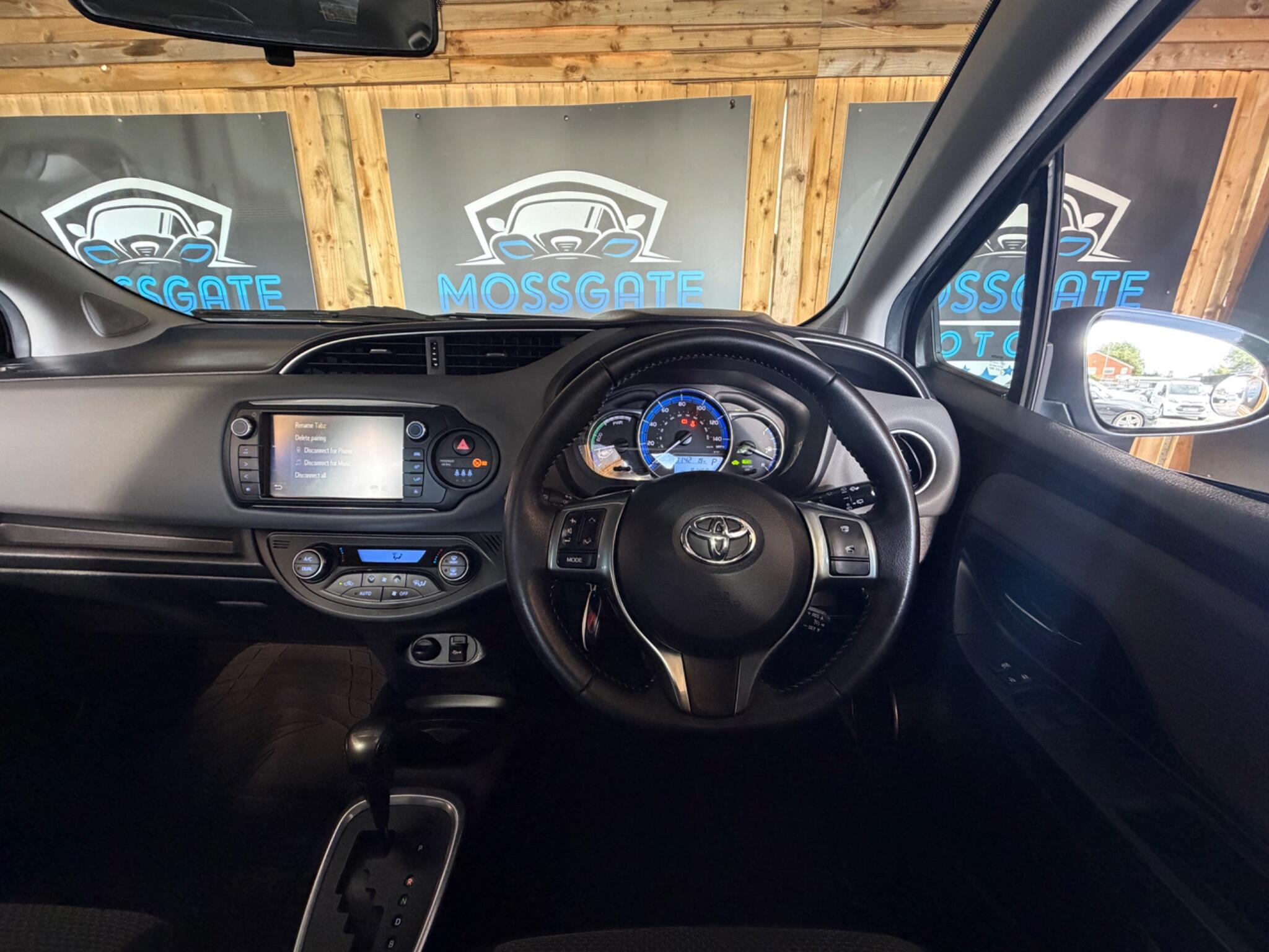 Toyota Yaris view 15