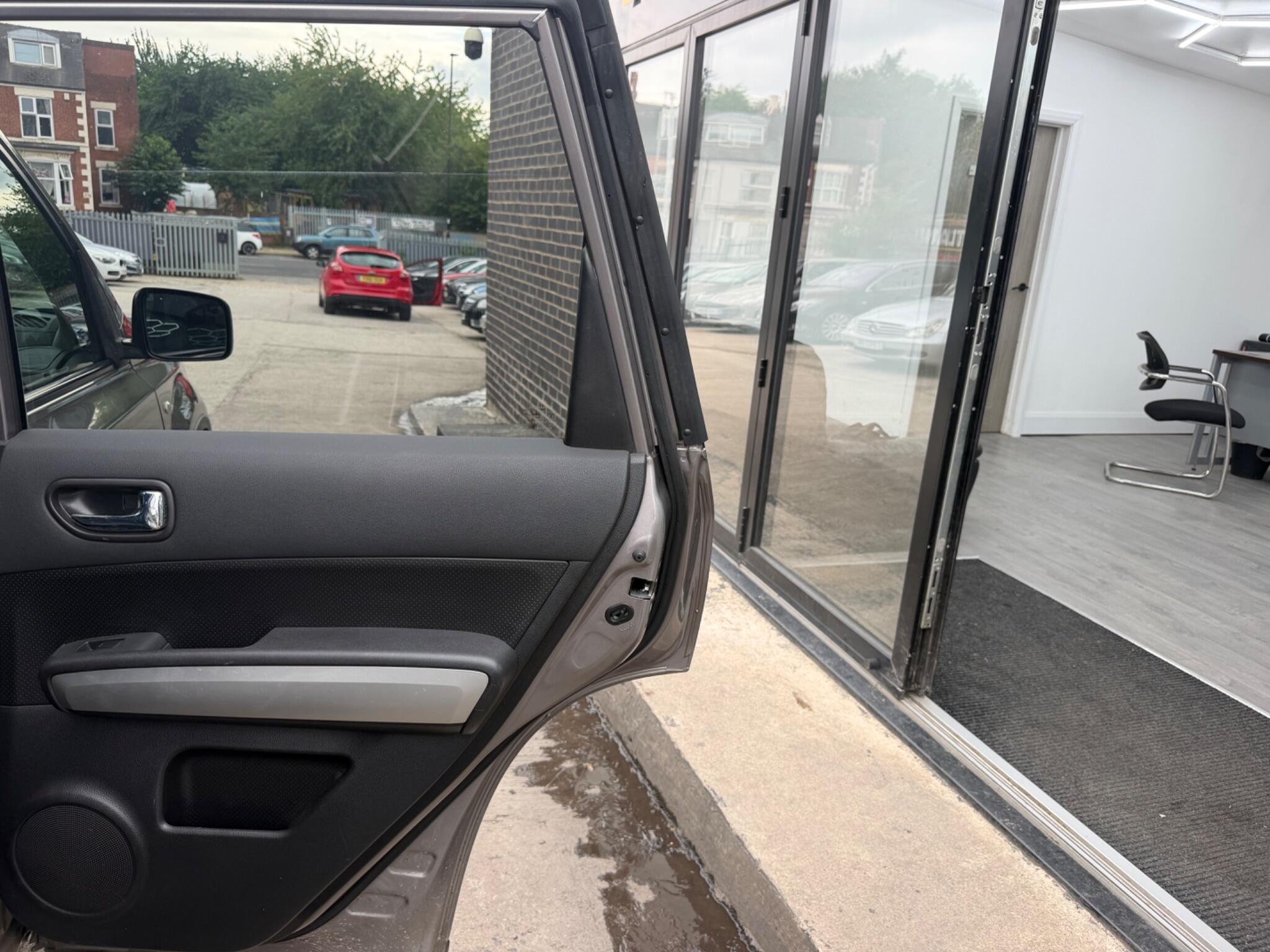 Nissan X-Trail view 19