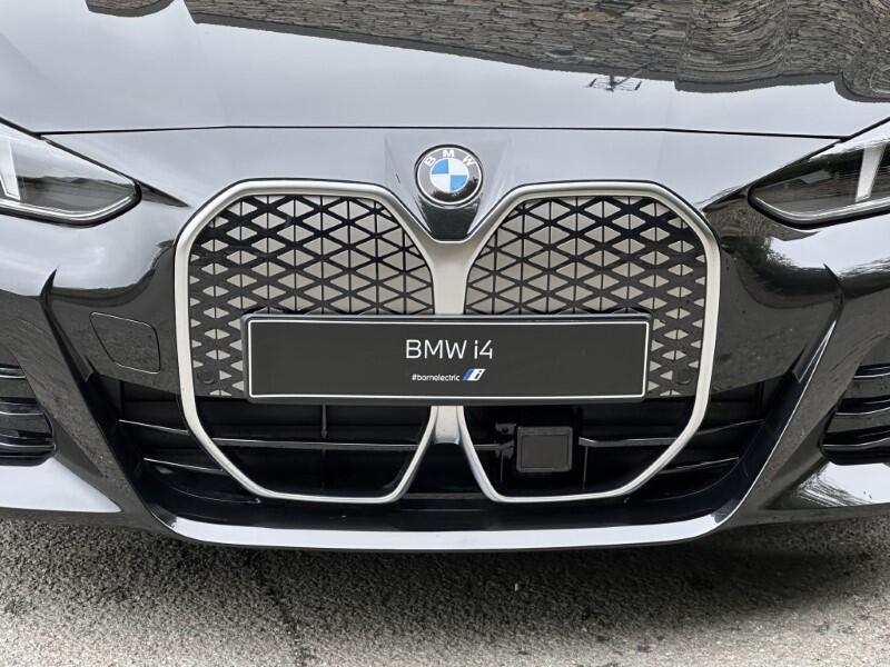 BMW i4 view 77