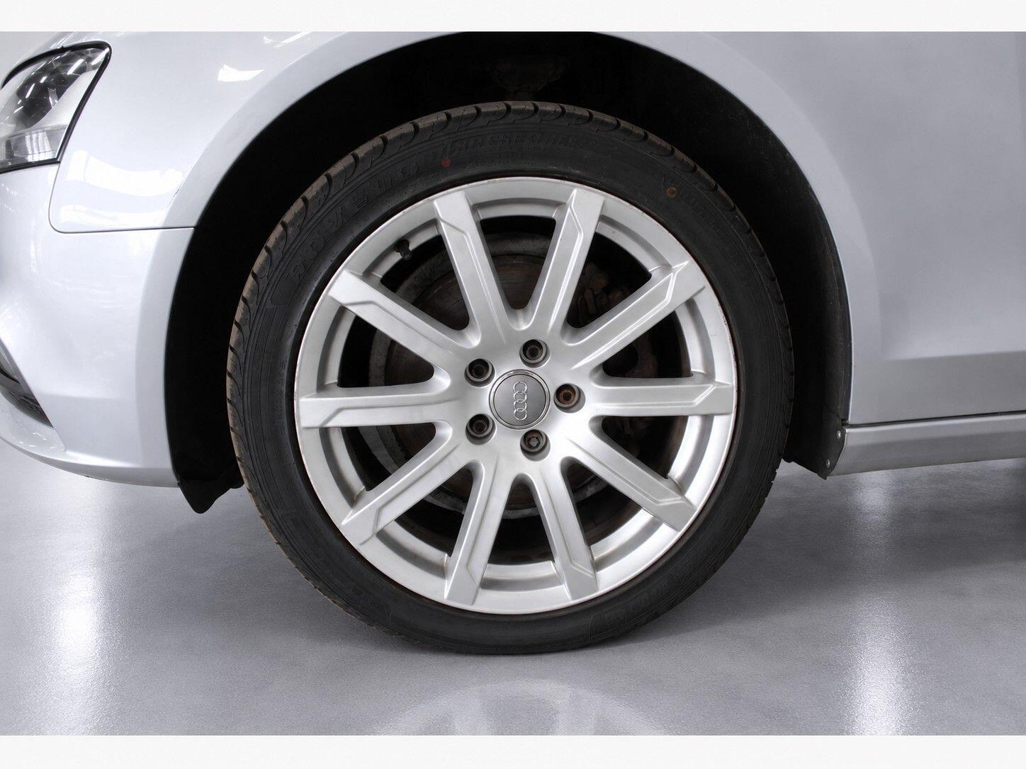 Audi A4 view 60