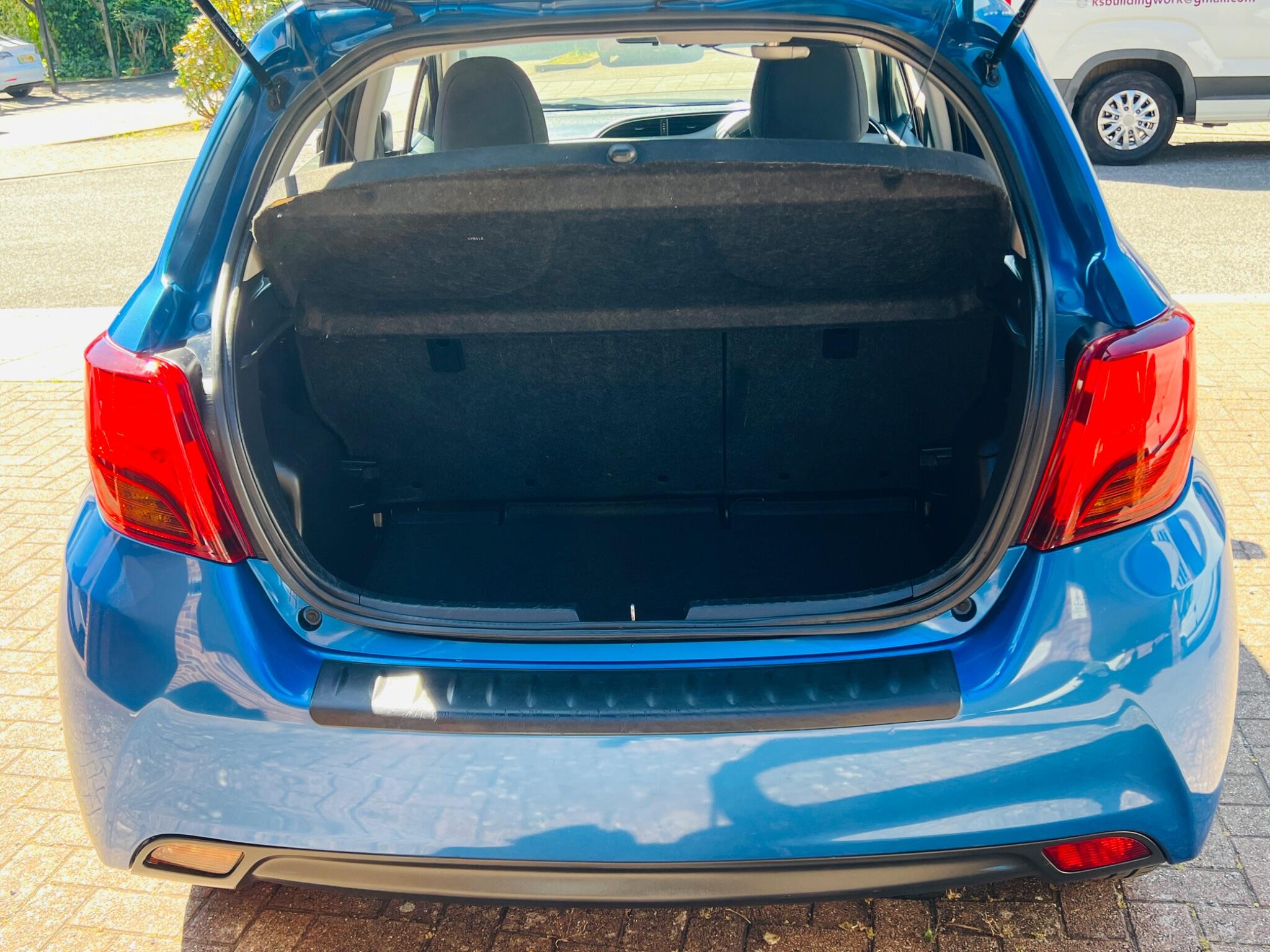 Toyota Yaris view 50