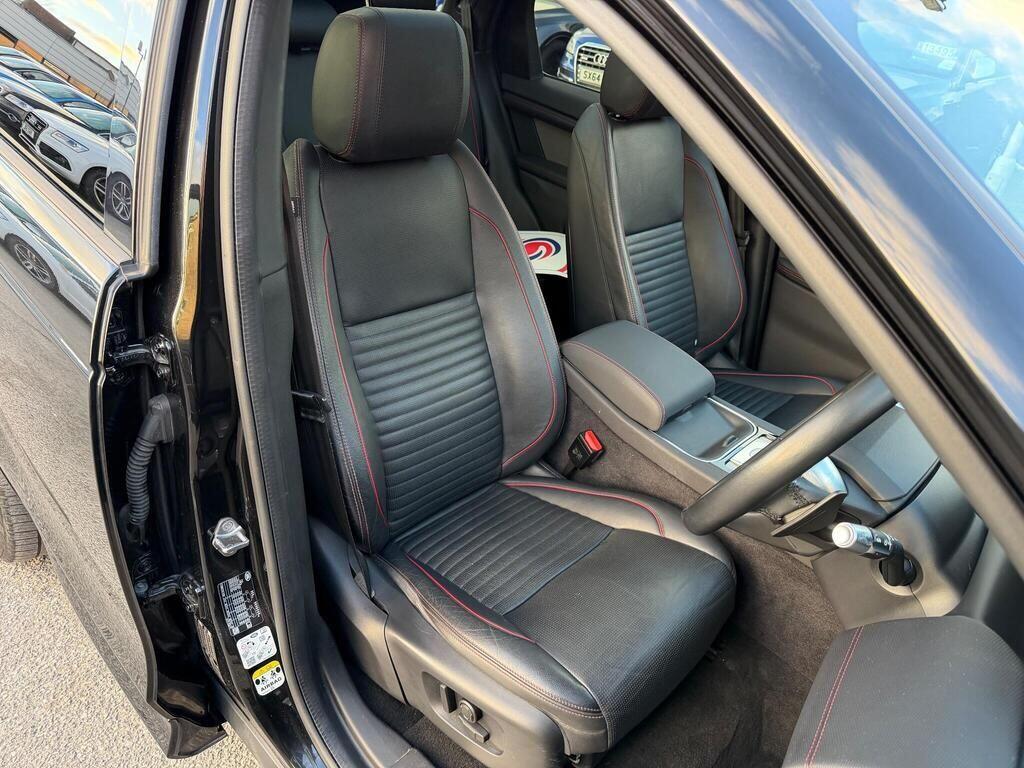 Land Rover Discovery Sport view 16