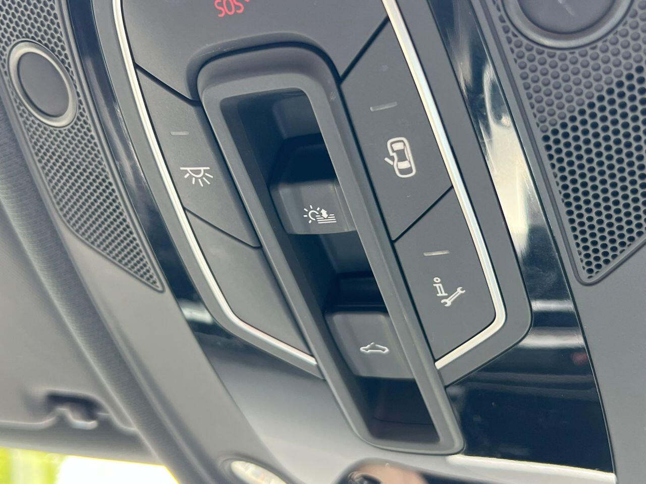 Audi A4 view 34