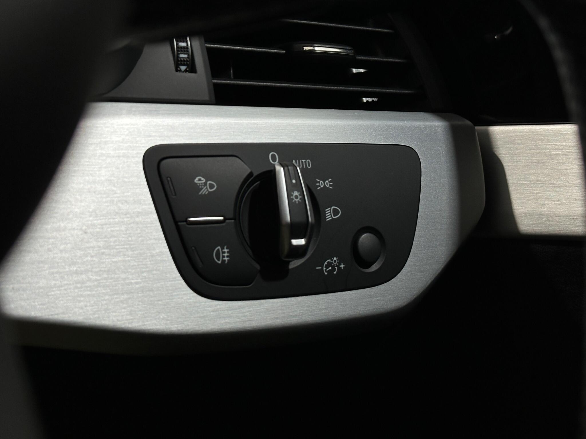 Audi A4 view 18