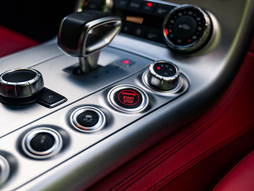Mercedes-Benz SLS view 17