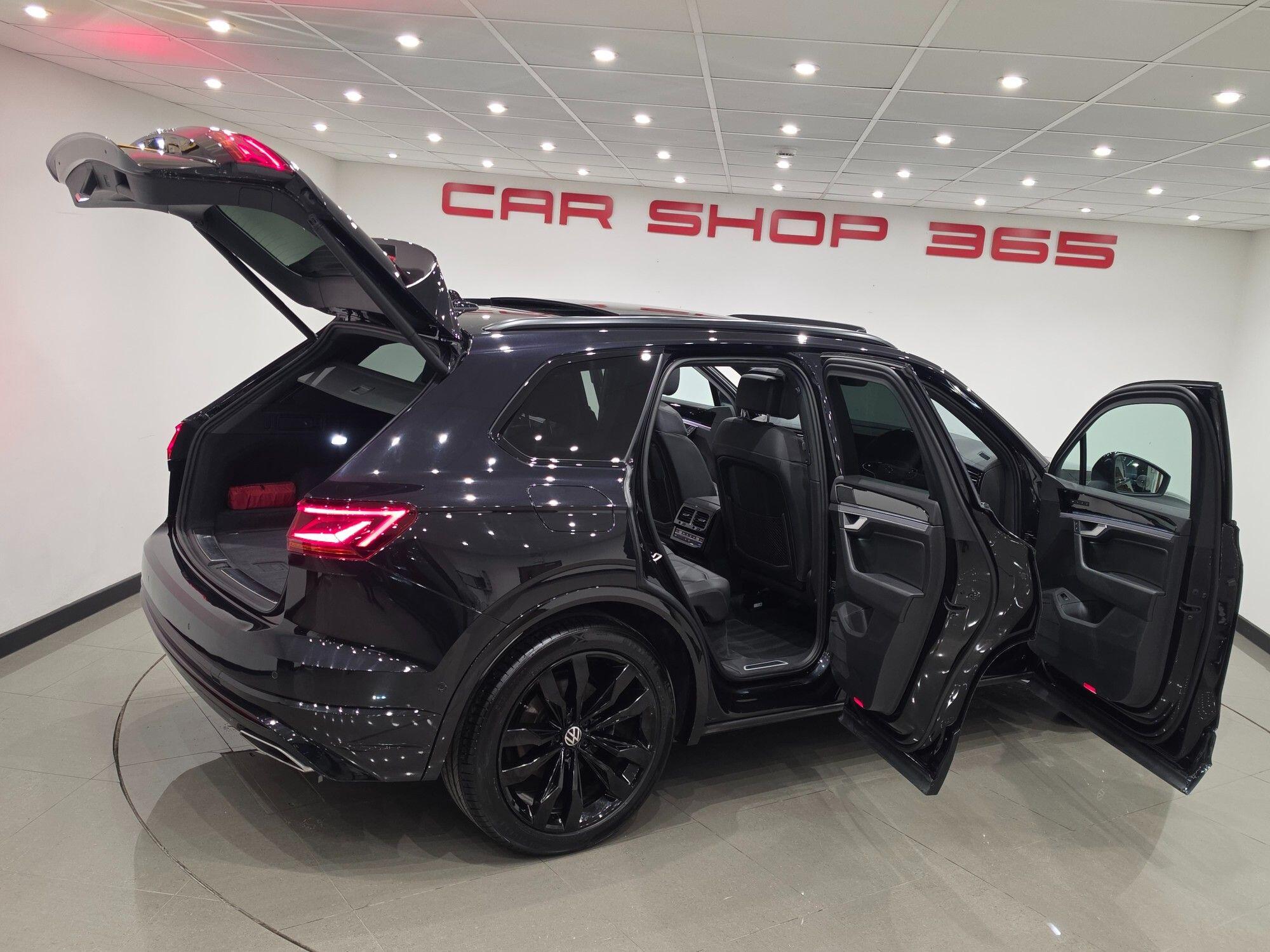 Volkswagen Touareg view 45
