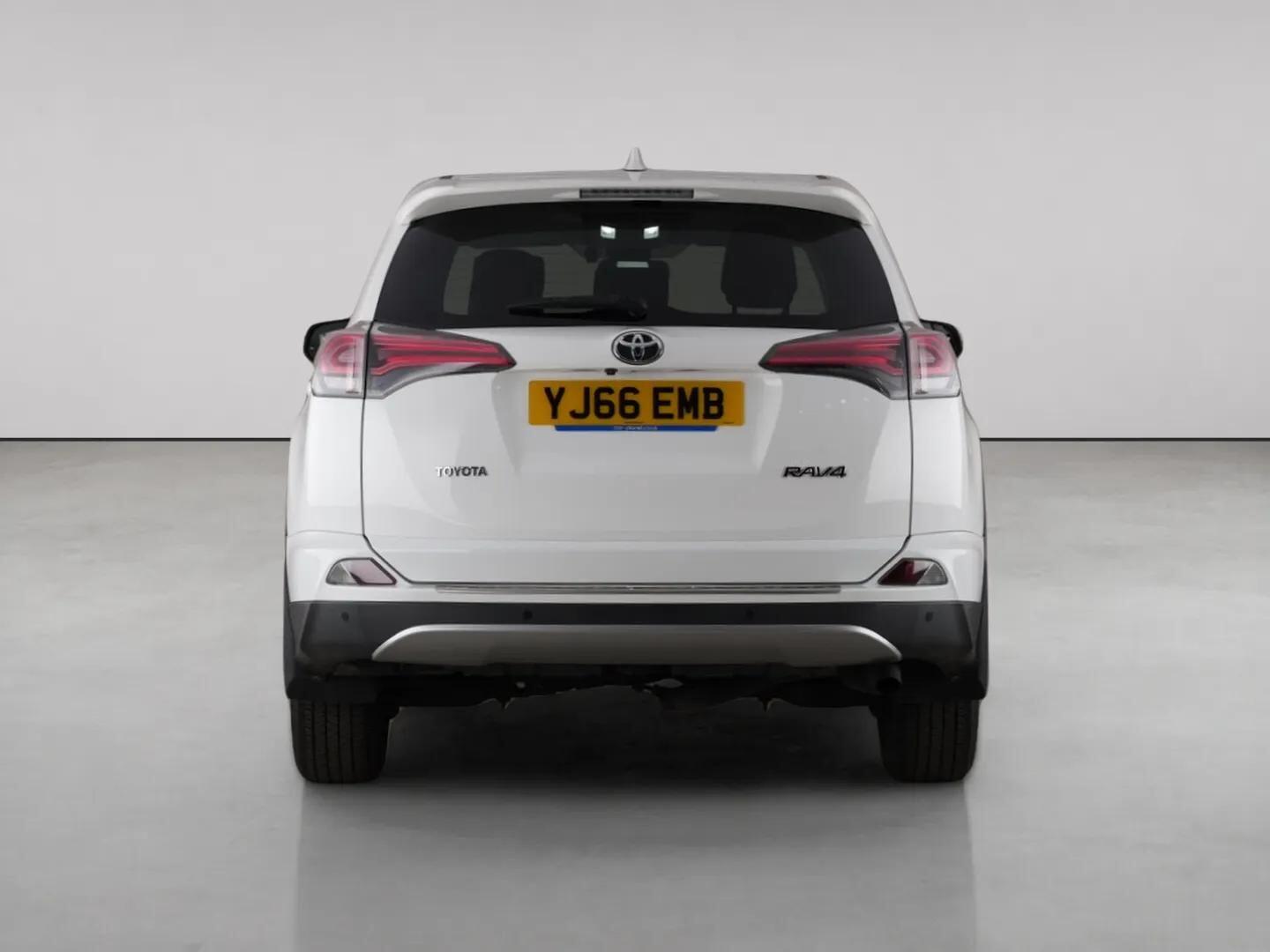 Toyota Rav4 view 7