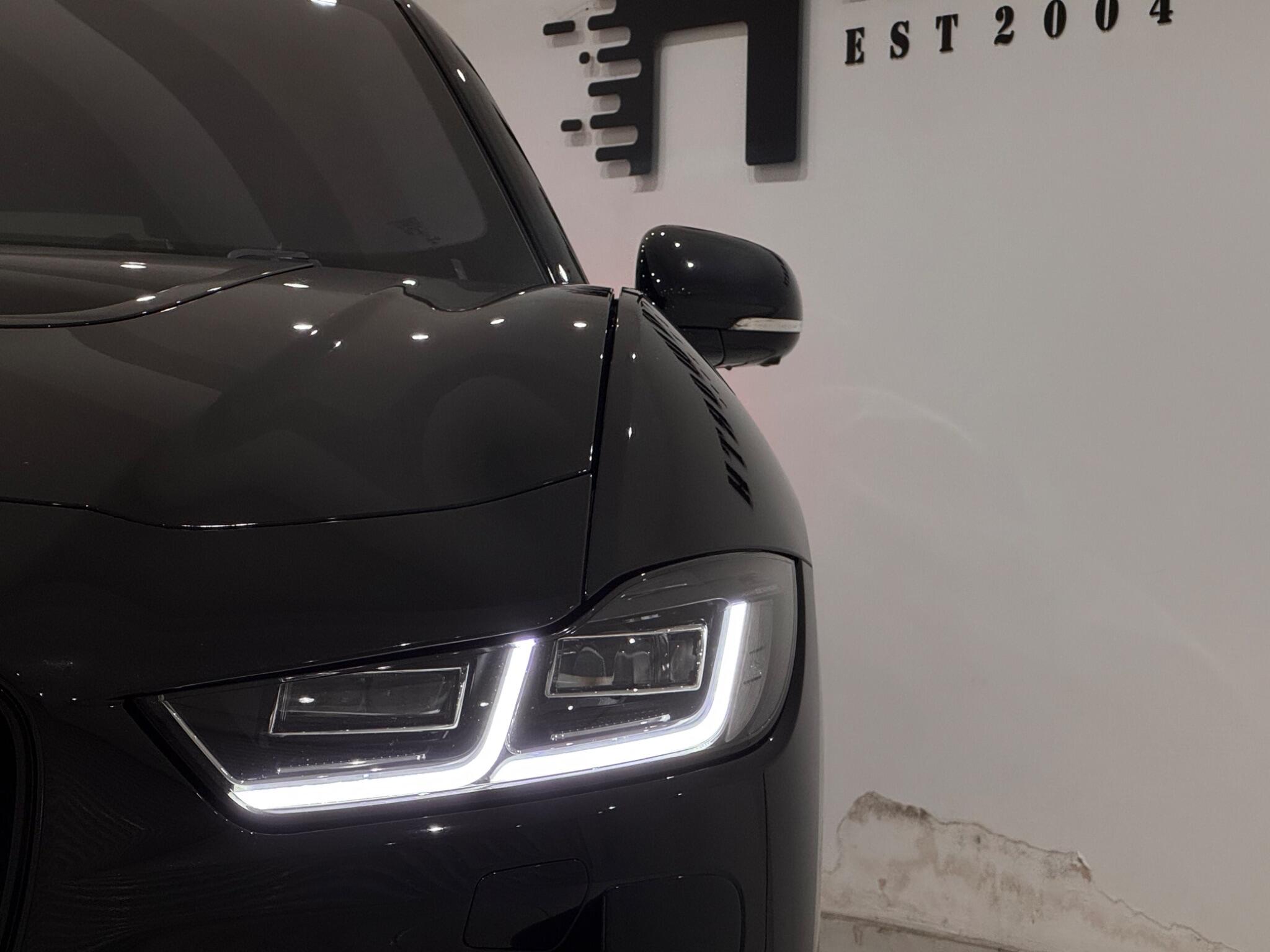 Jaguar I-Pace view 34