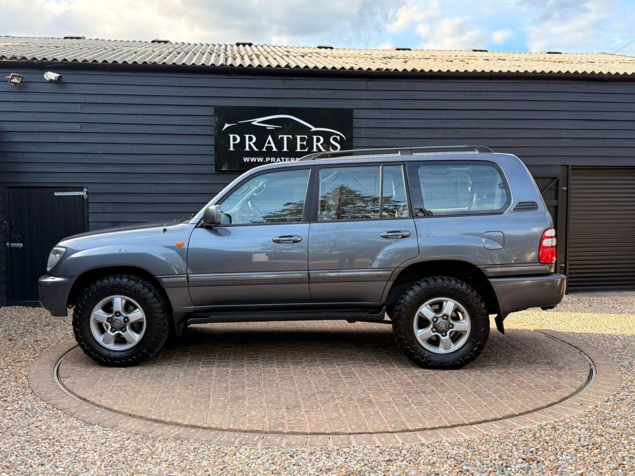 Toyota Land Cruiser view 6