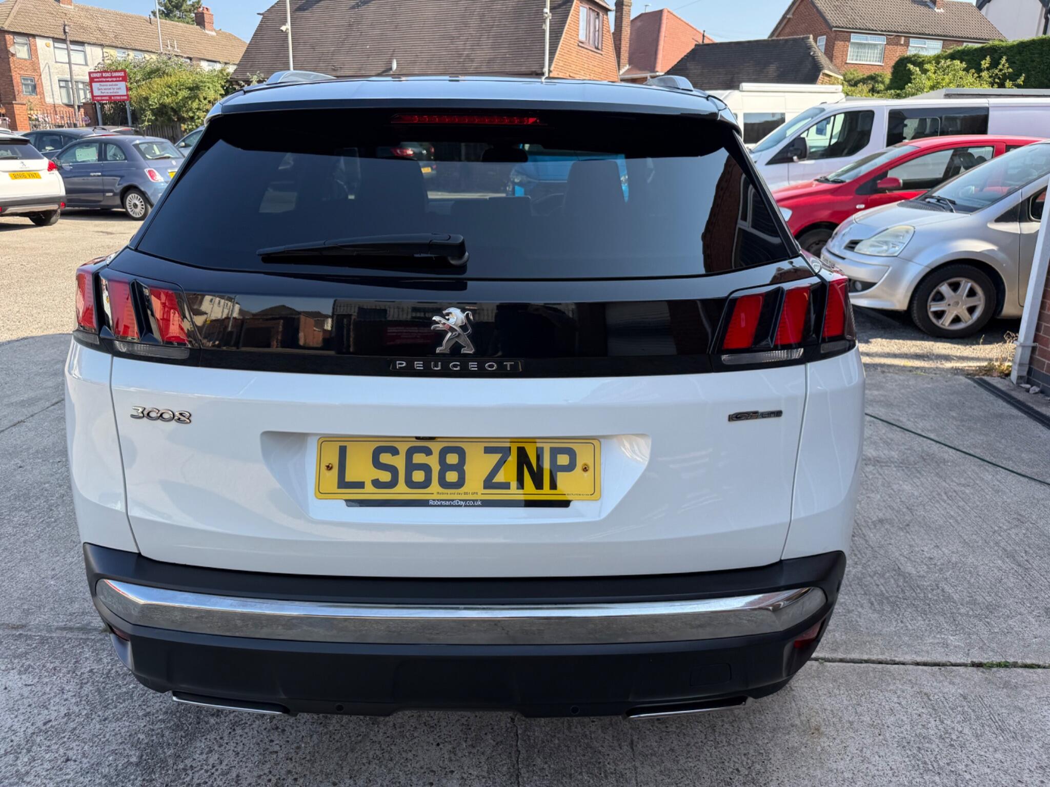 Peugeot 3008 view 8
