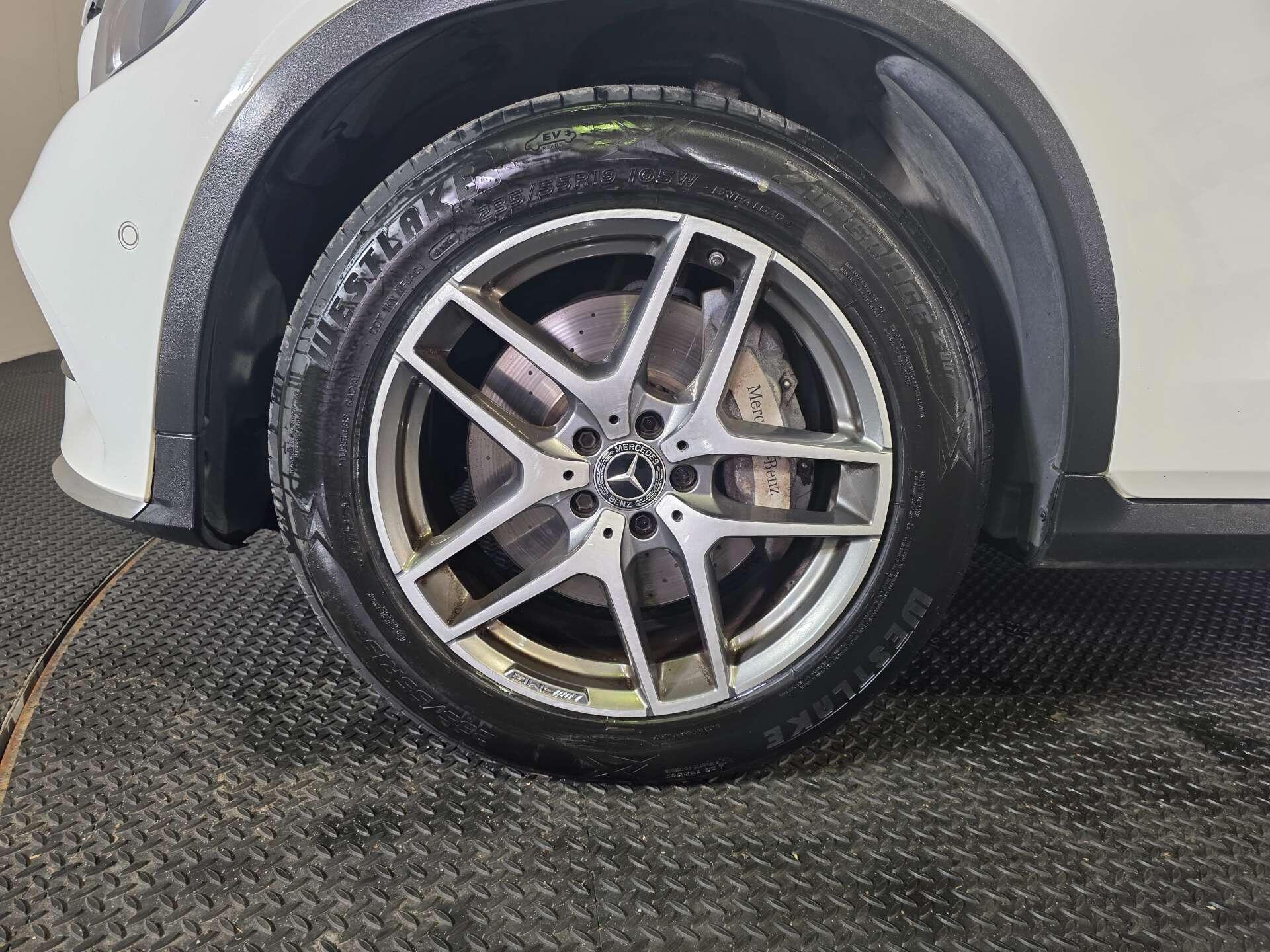 Mercedes-Benz GLC view 58
