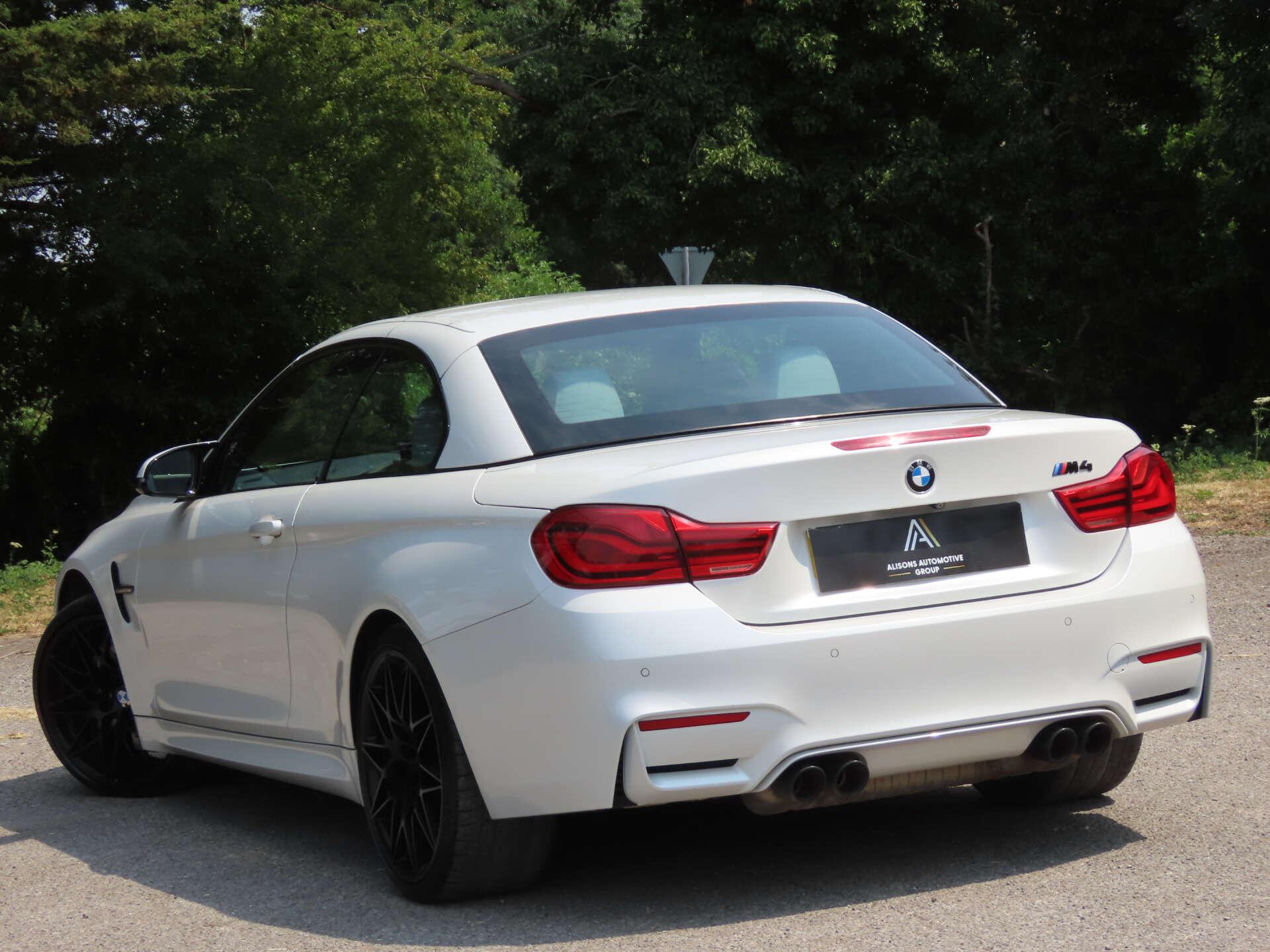 BMW M4 view 8