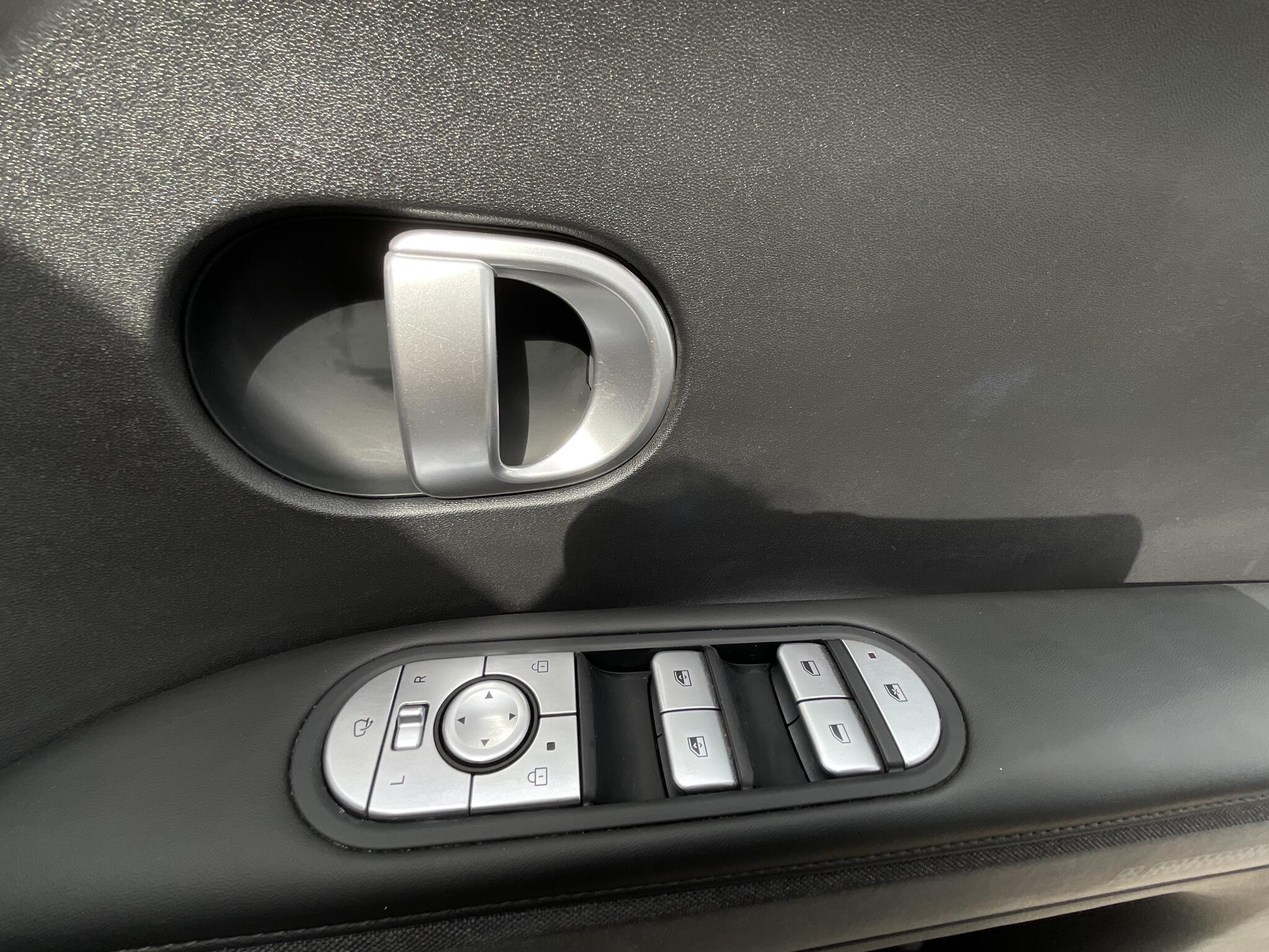 Hyundai Ioniq 5 view 38