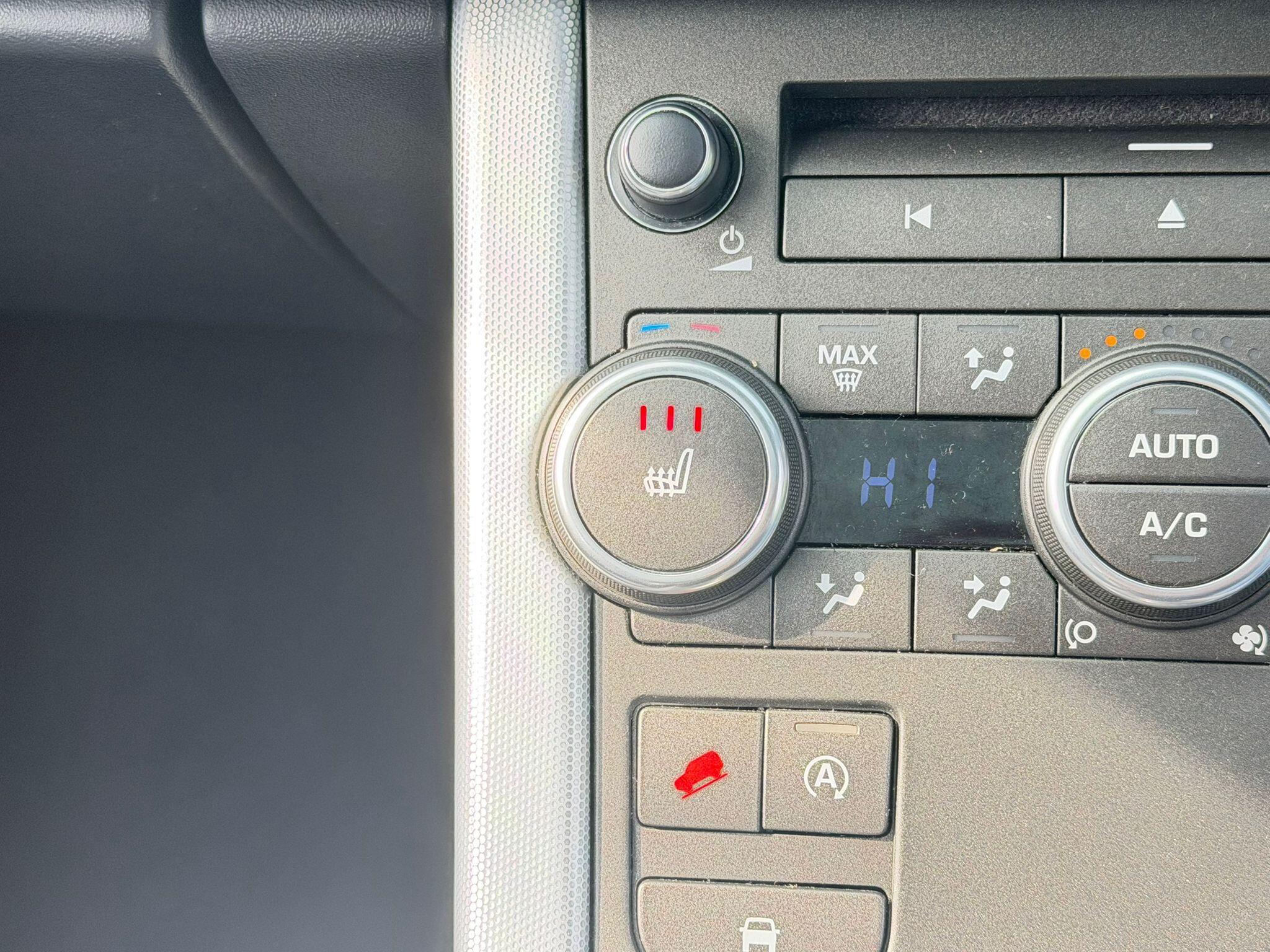 Land Rover Range Rover Evoque view 25