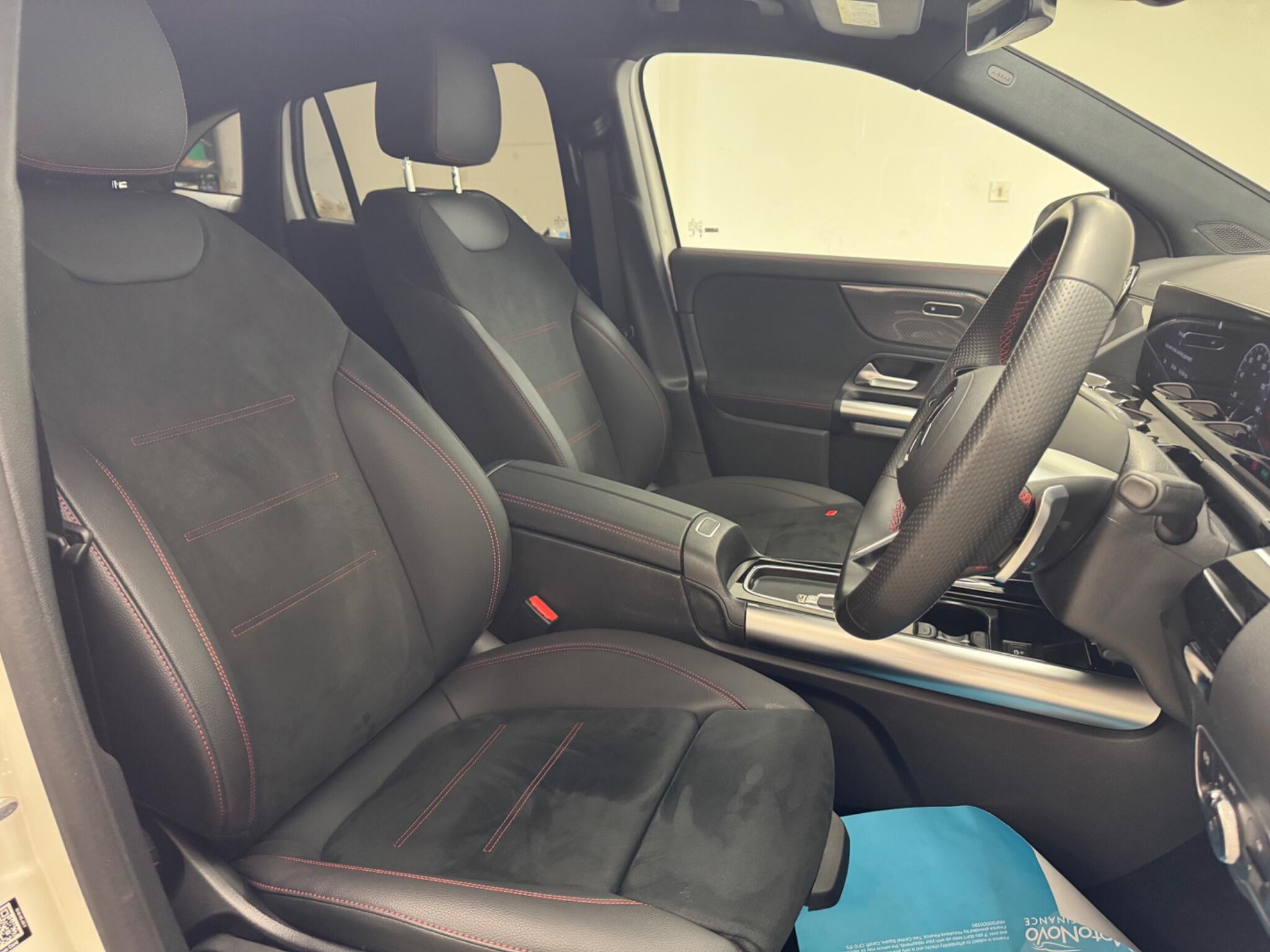 Mercedes-Benz Gla view 9