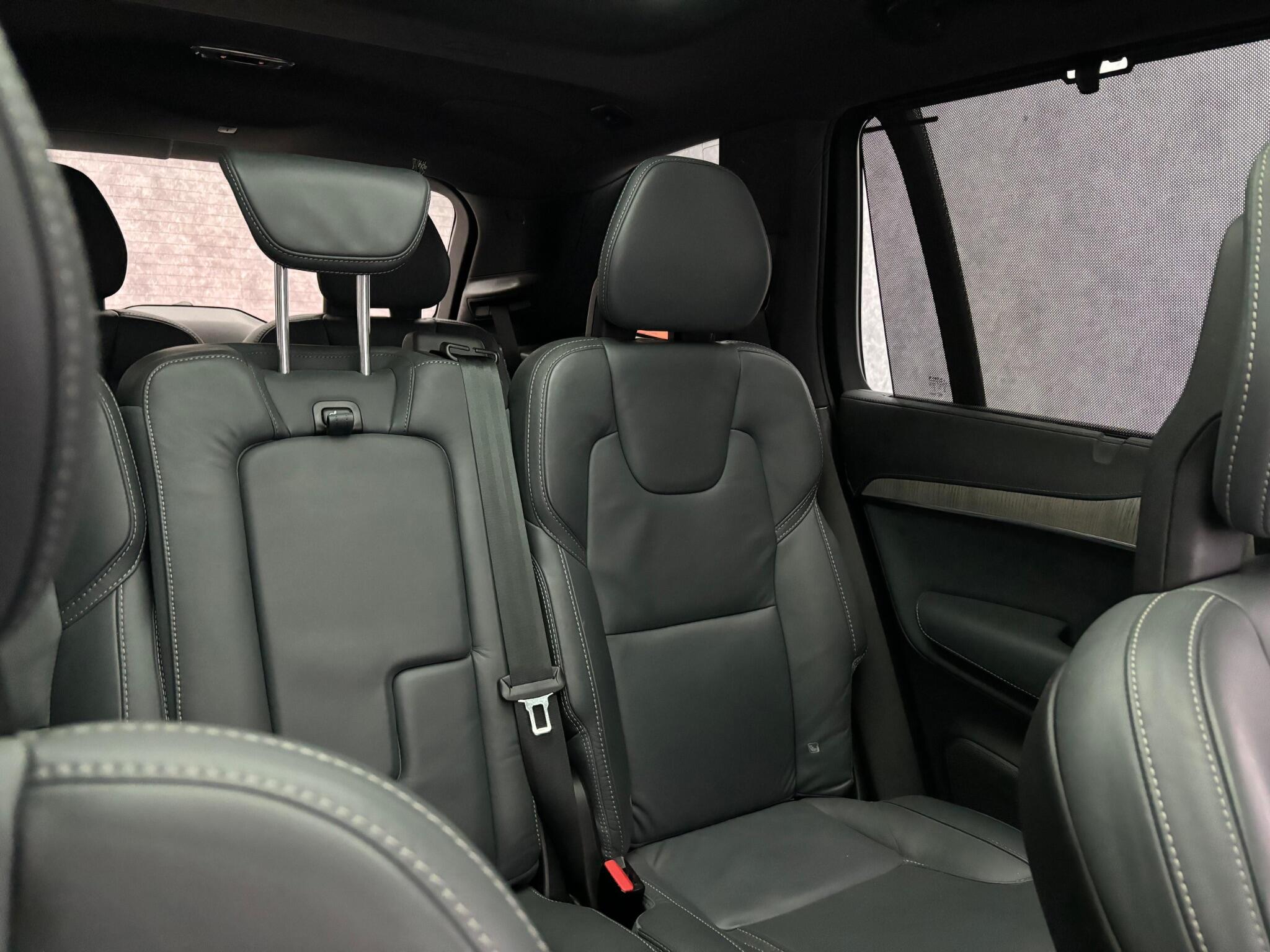 Volvo XC90 view 13