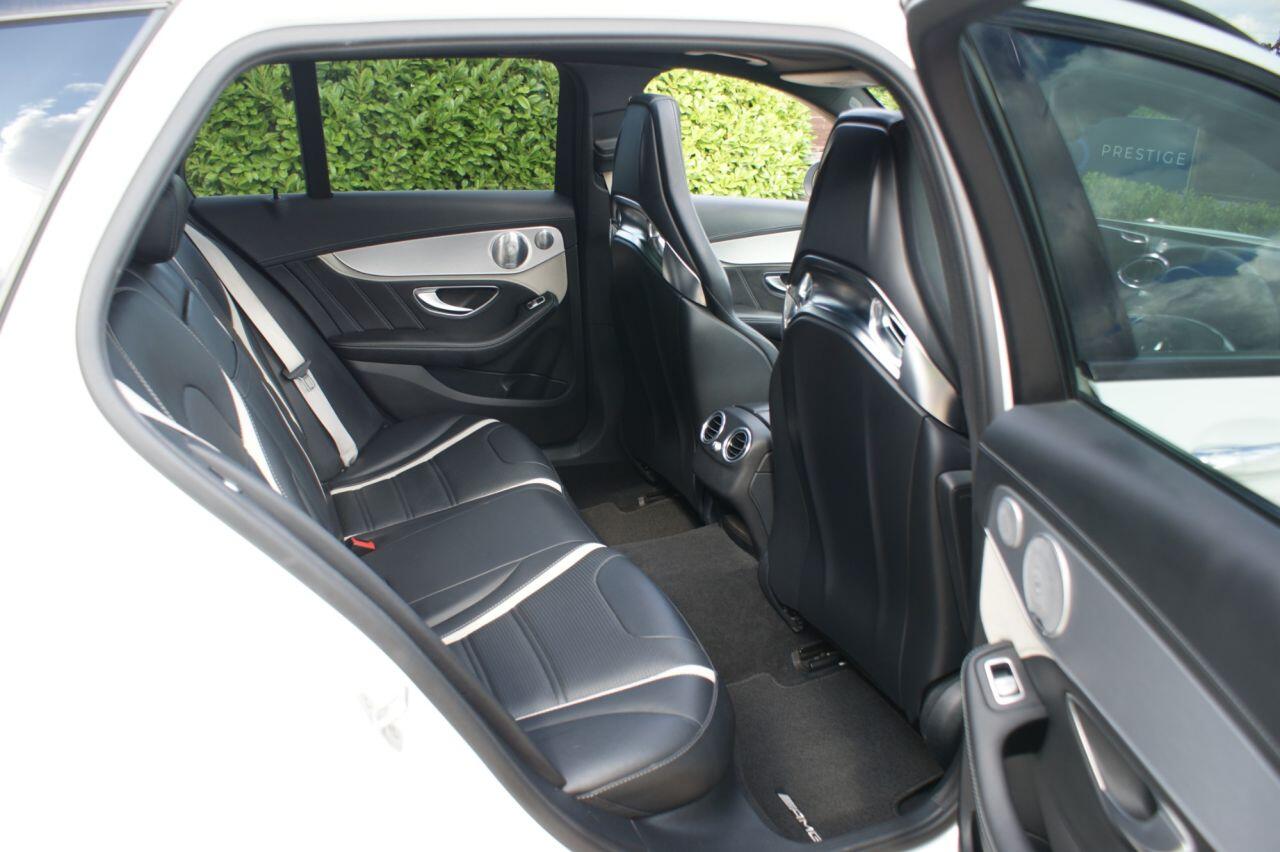 Mercedes-Benz C Class view 43