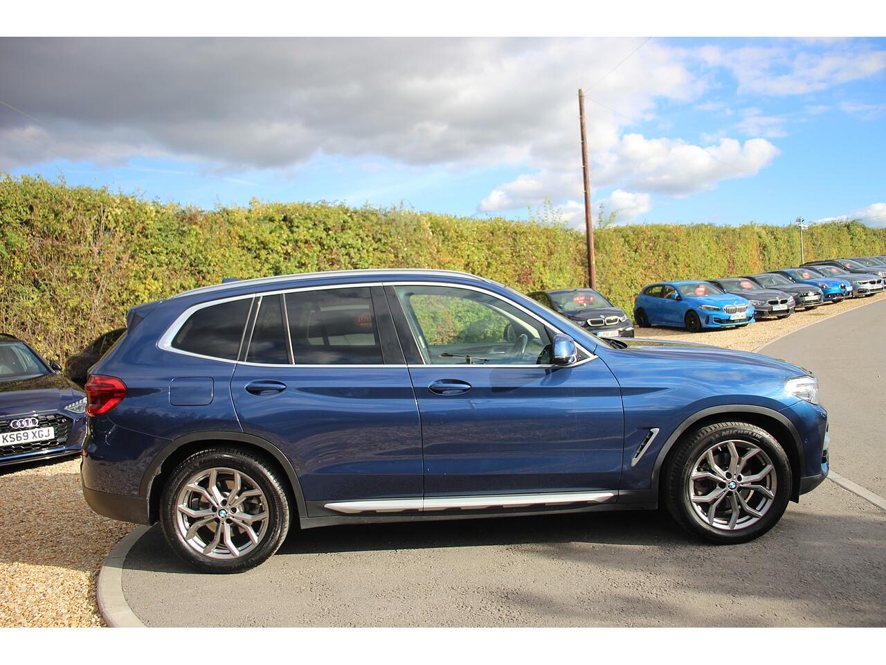 BMW X3 view 12
