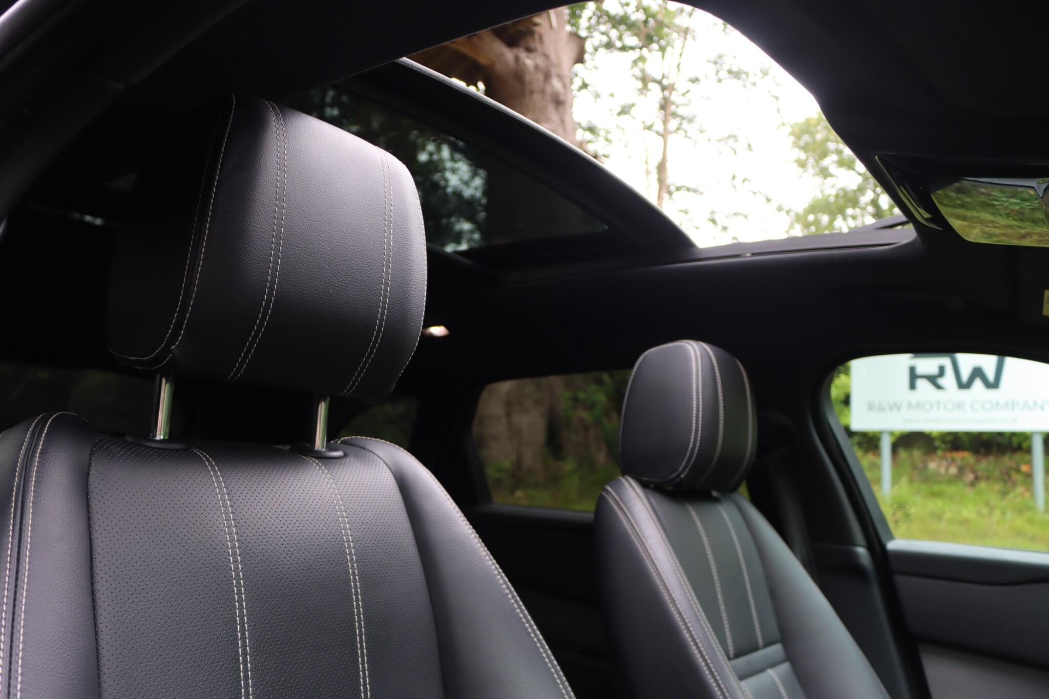 Land Rover Range Rover Velar view 3