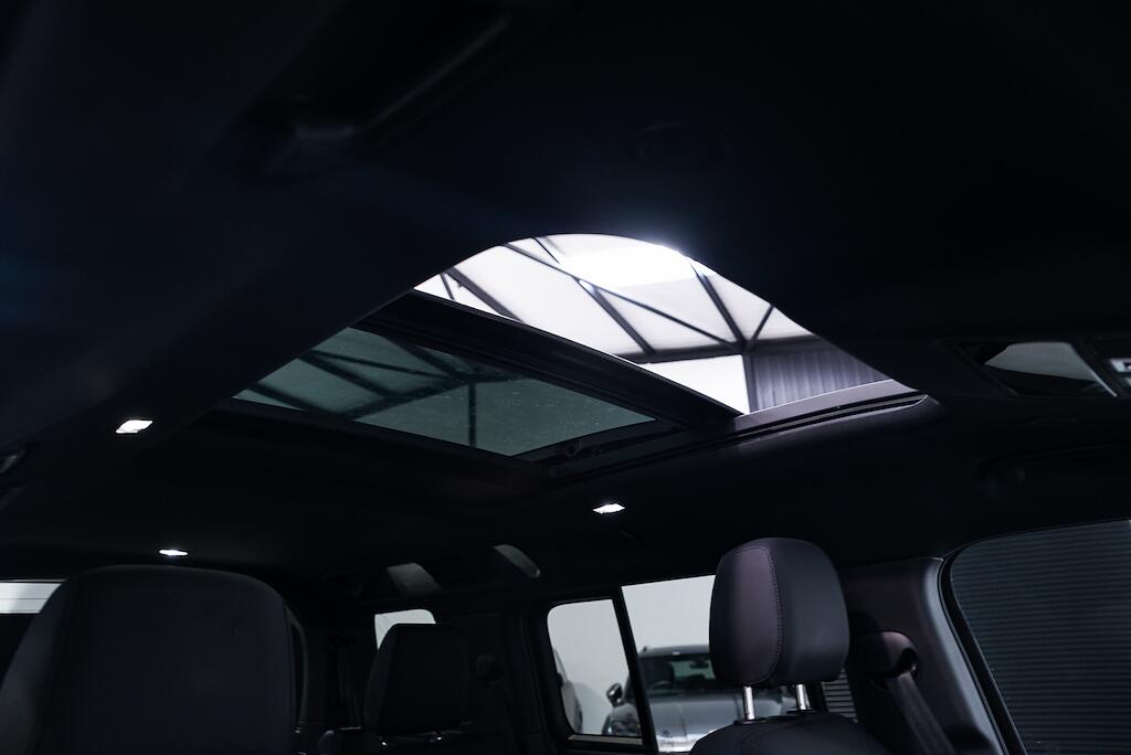 Land Rover Defender view 5