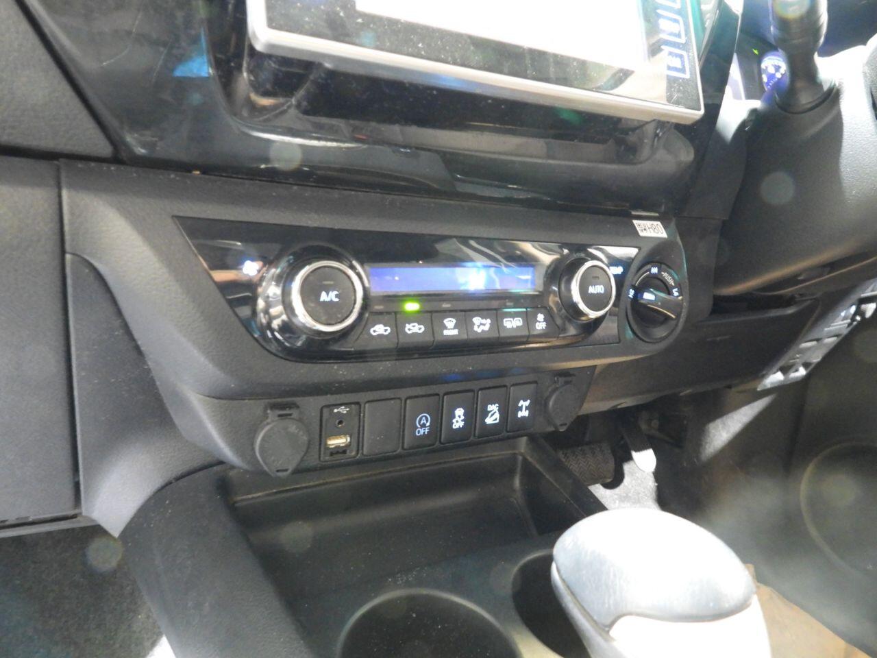 Toyota Hilux view 40