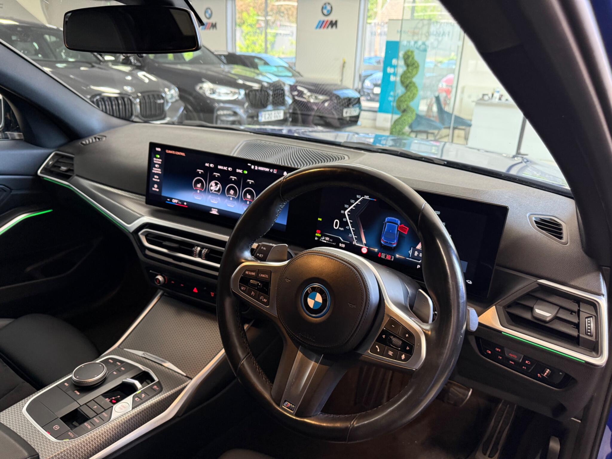 BMW 3 Series view 28