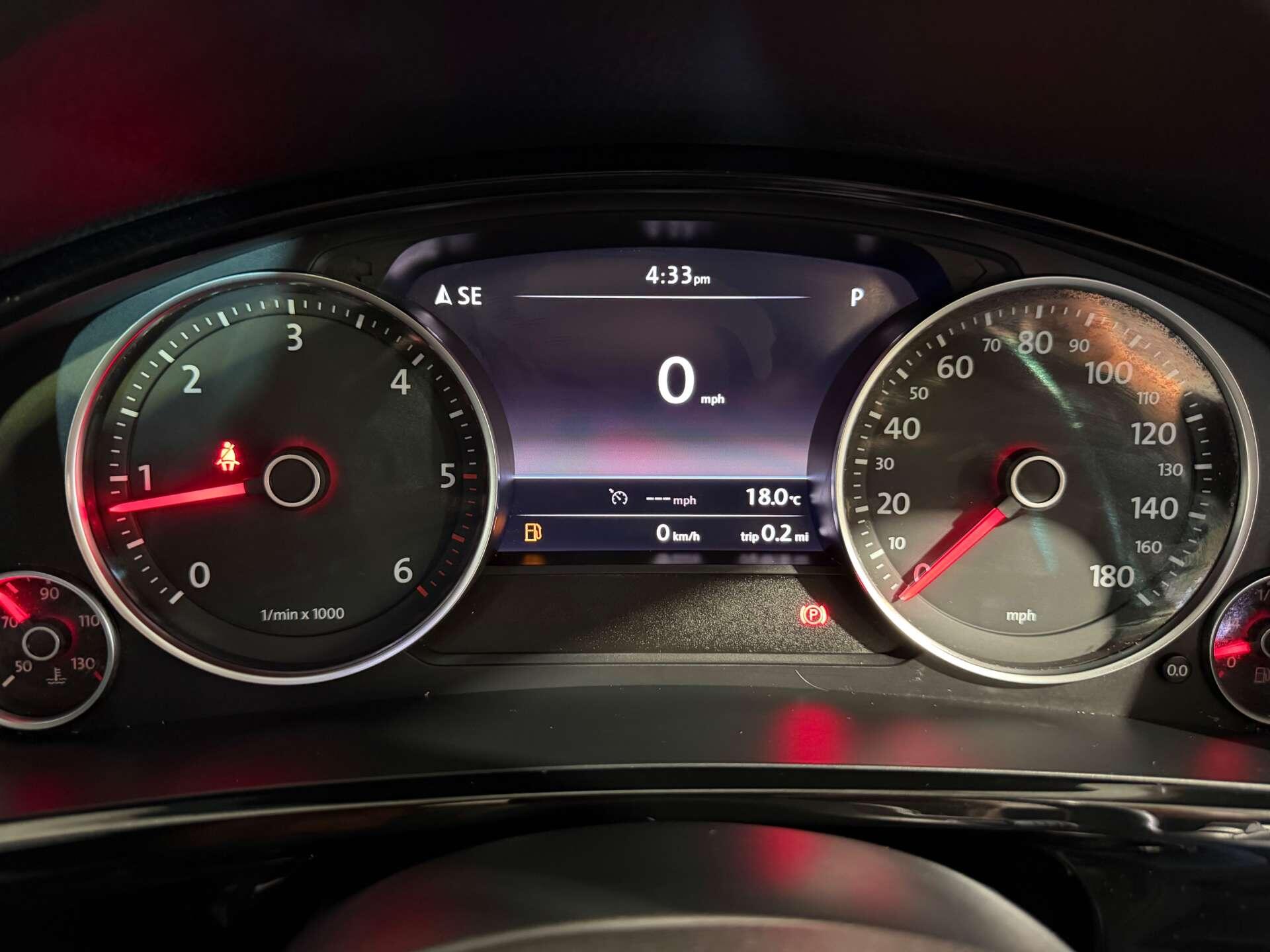 Volkswagen Touareg view 30