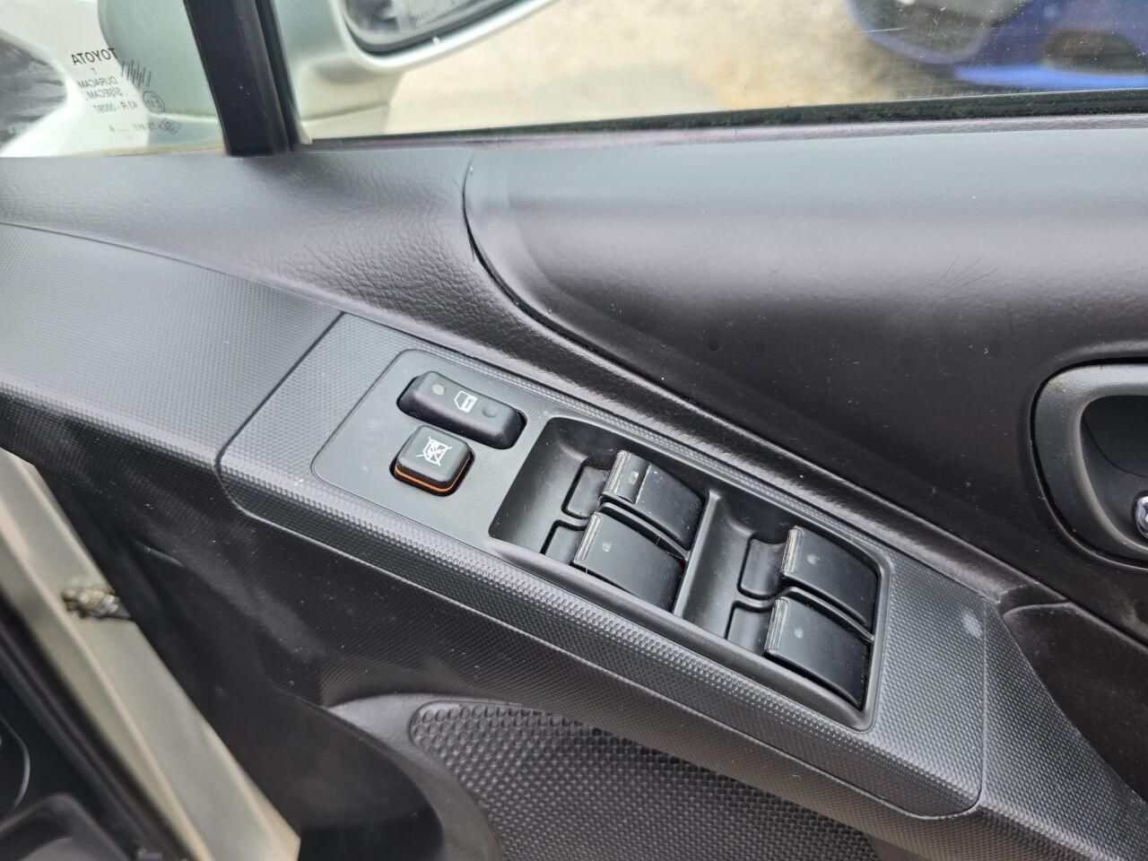 Toyota Corolla Verso view 21