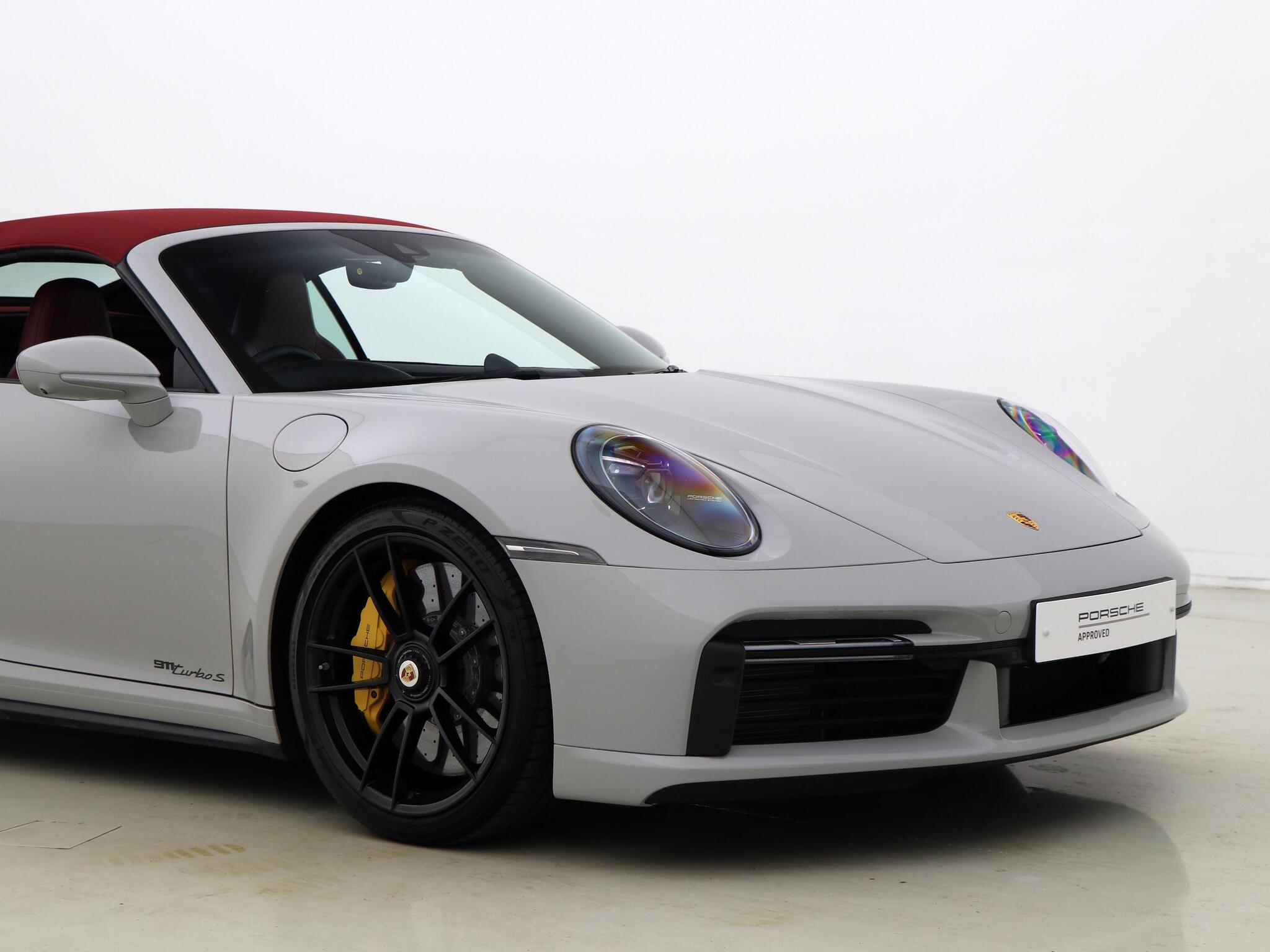 Porsche 911 view 10