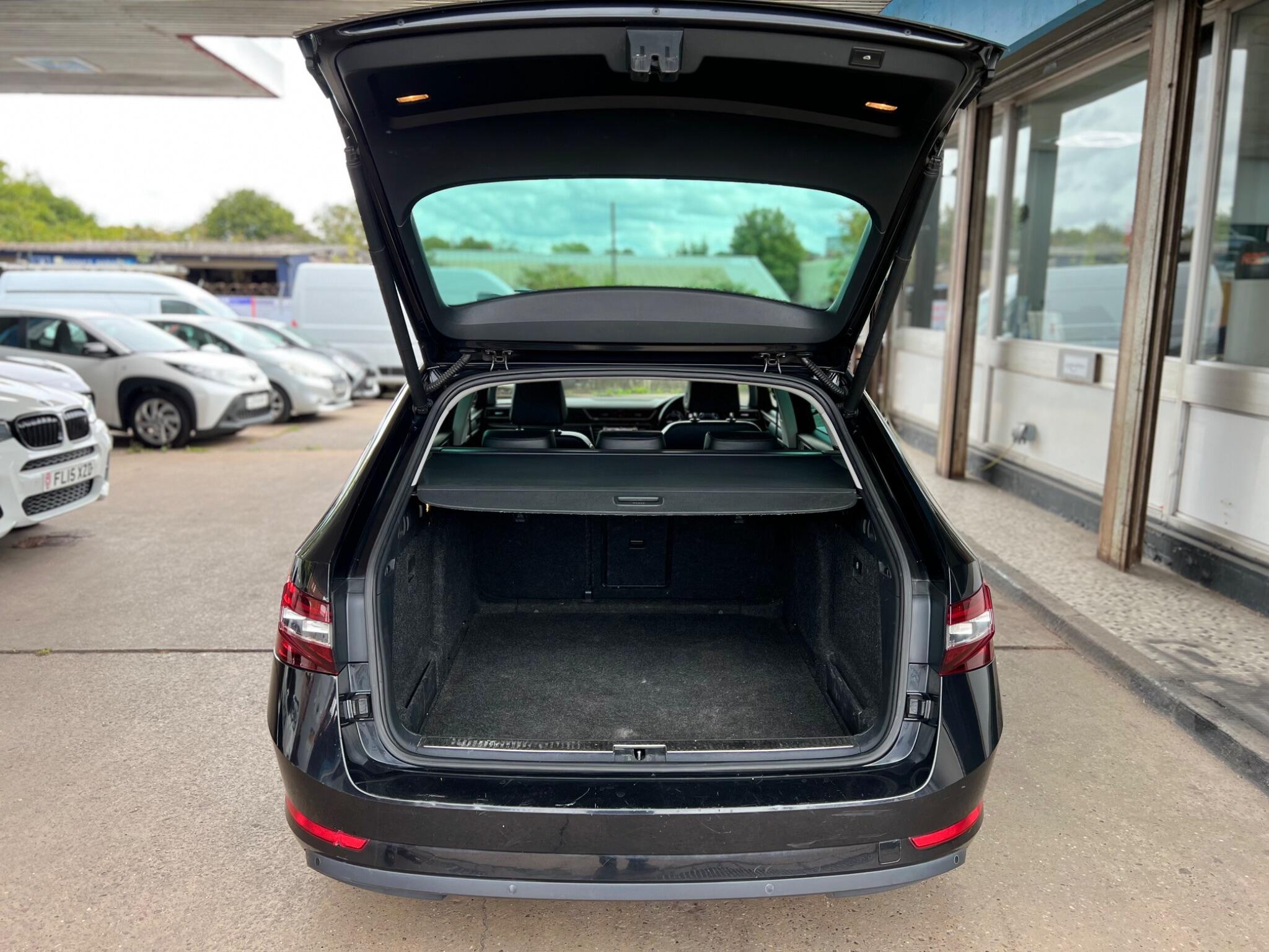 Skoda Superb view 17