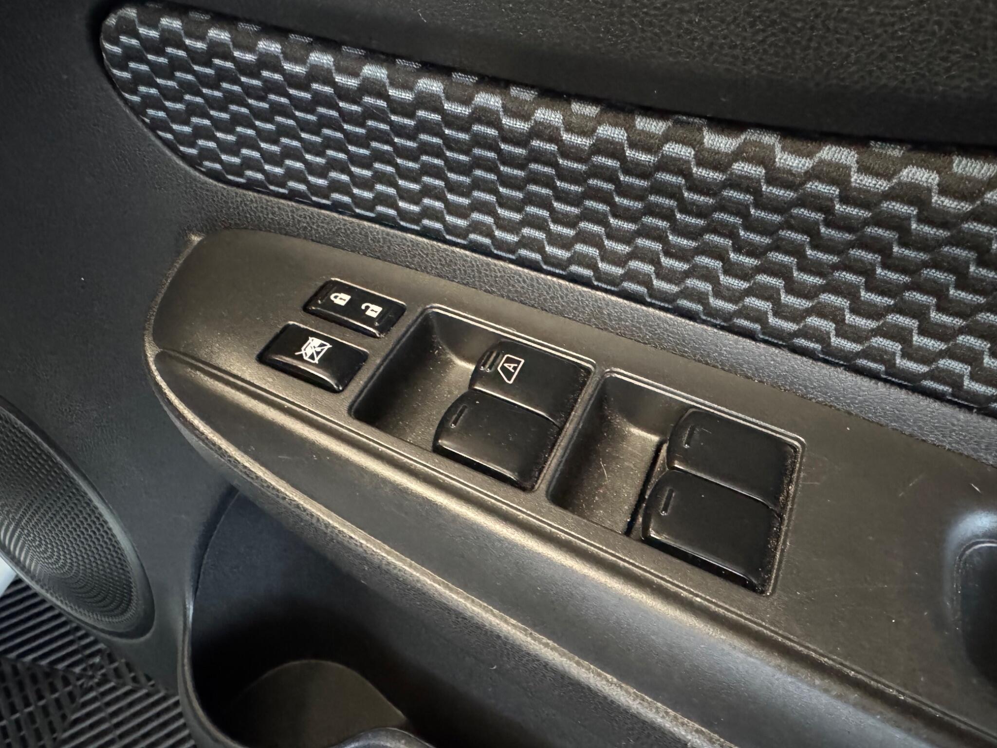 2015 Nissan Note 1.2 DIG-S Acenta Premium CVT Euro 5 (s/s) 5dr • 32,000 miles image 21