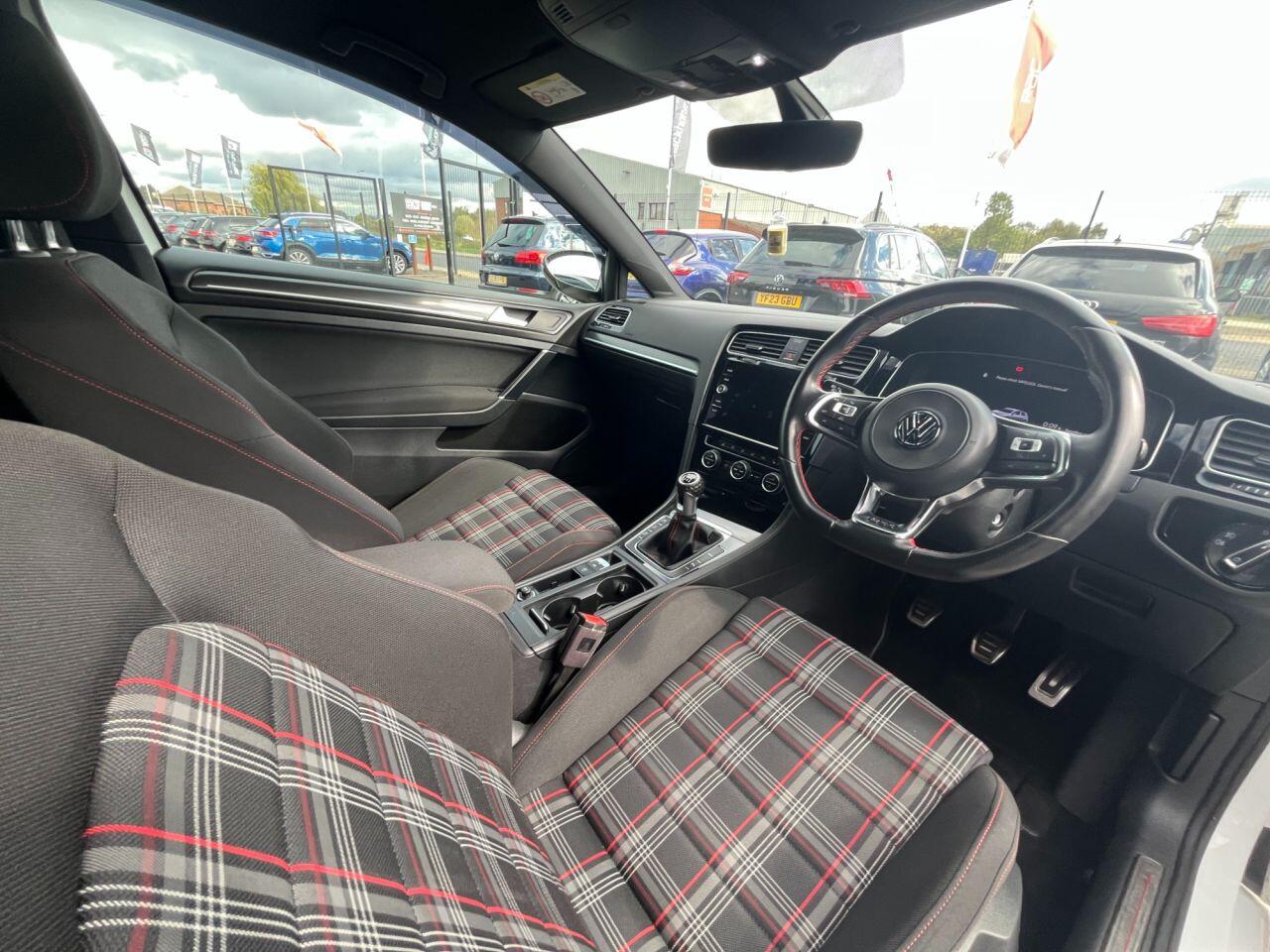 Volkswagen Golf view 11