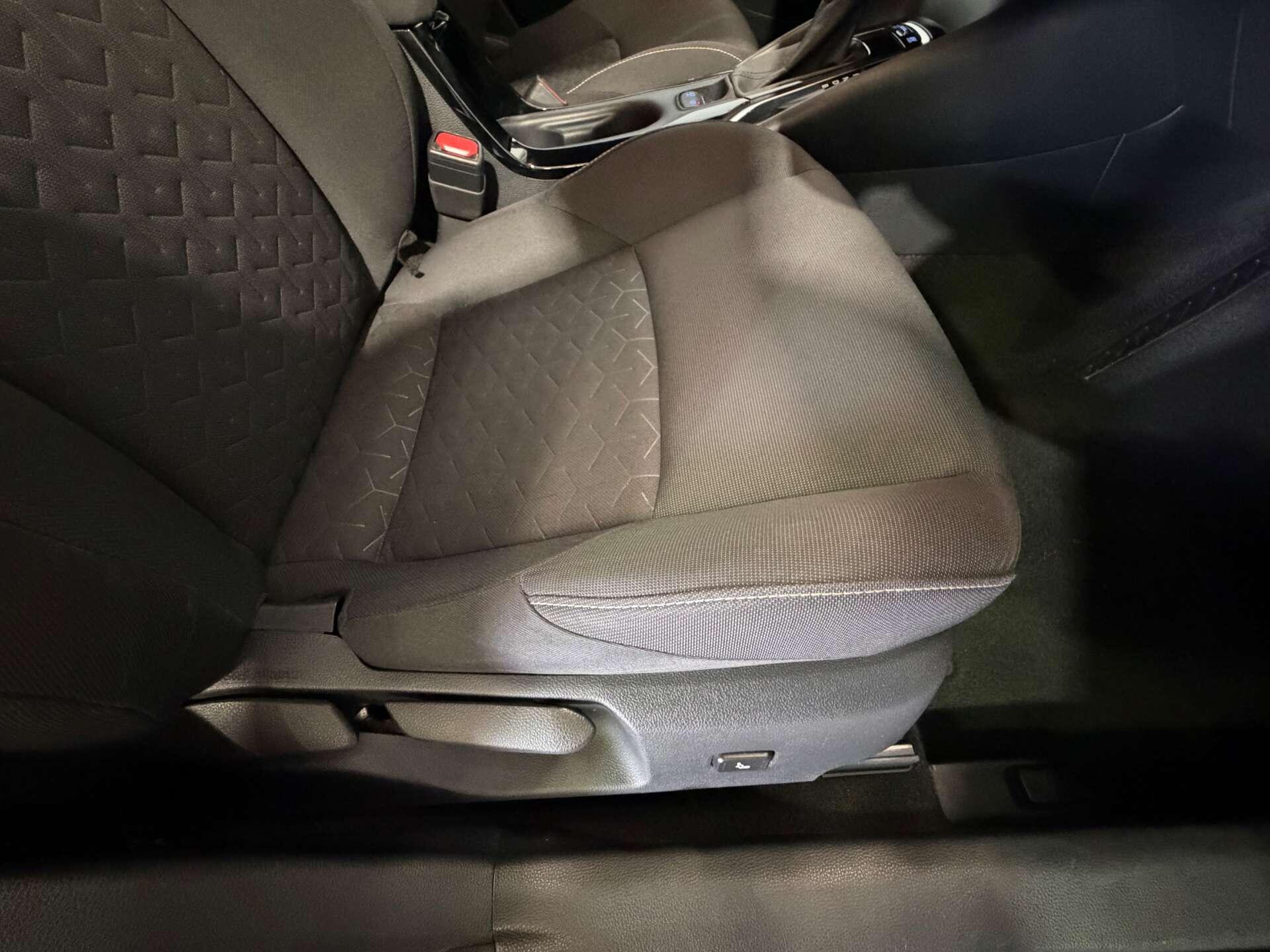 Toyota Corolla view 17