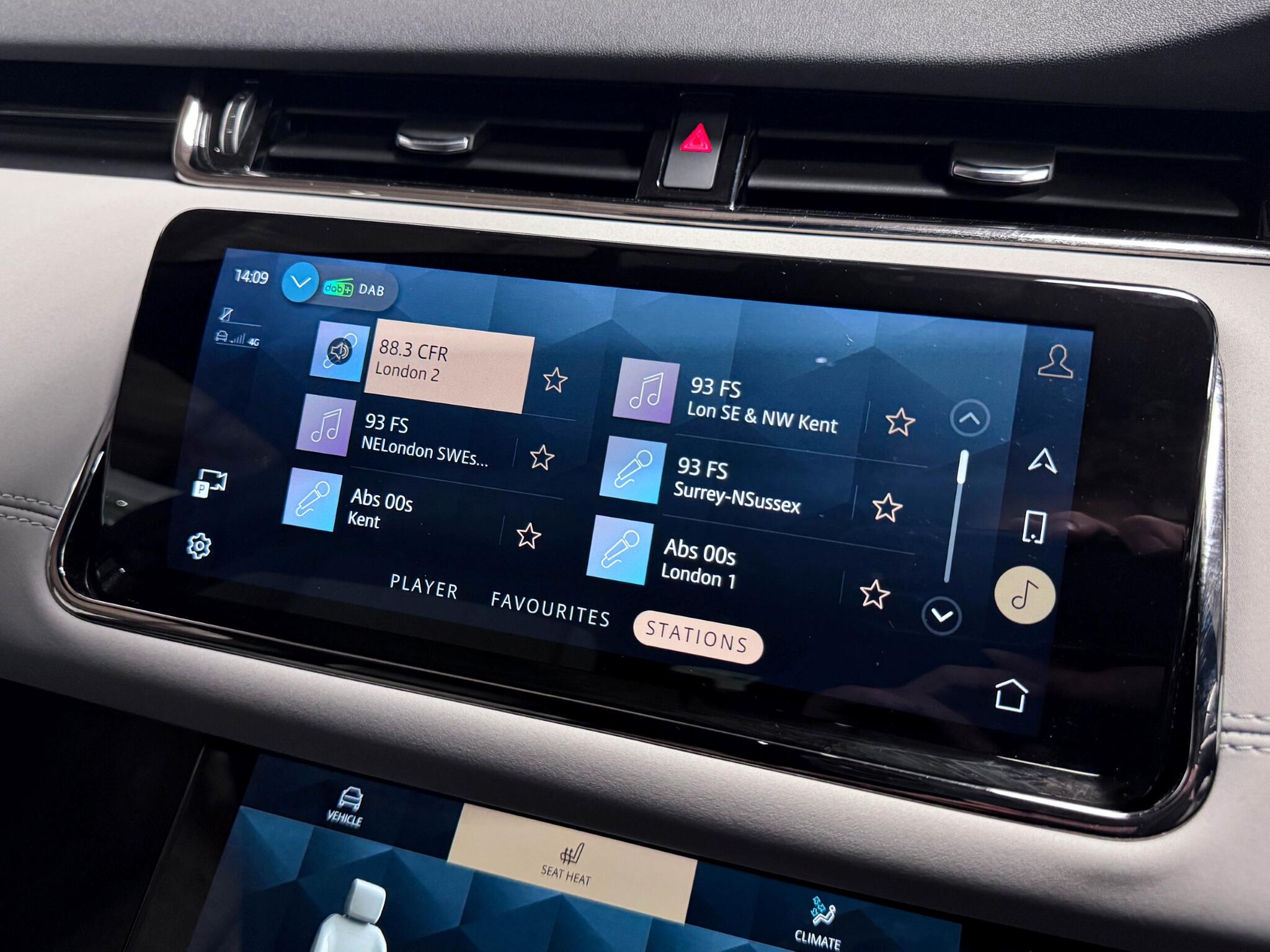 Land Rover Range Rover Evoque view 40