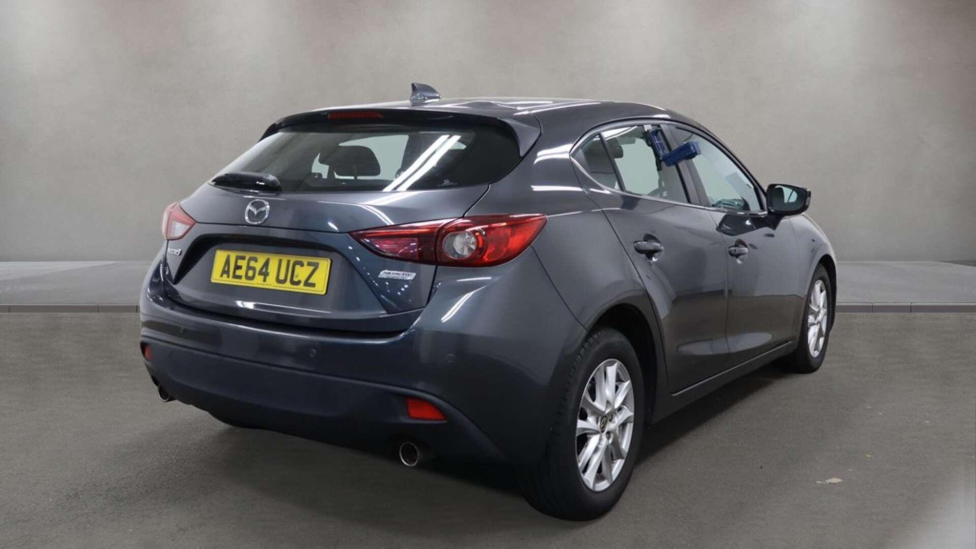 Mazda Mazda3 view 9
