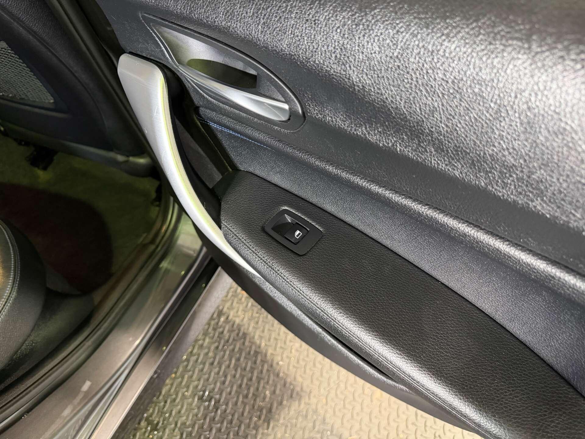 BMW 1 Series view 45