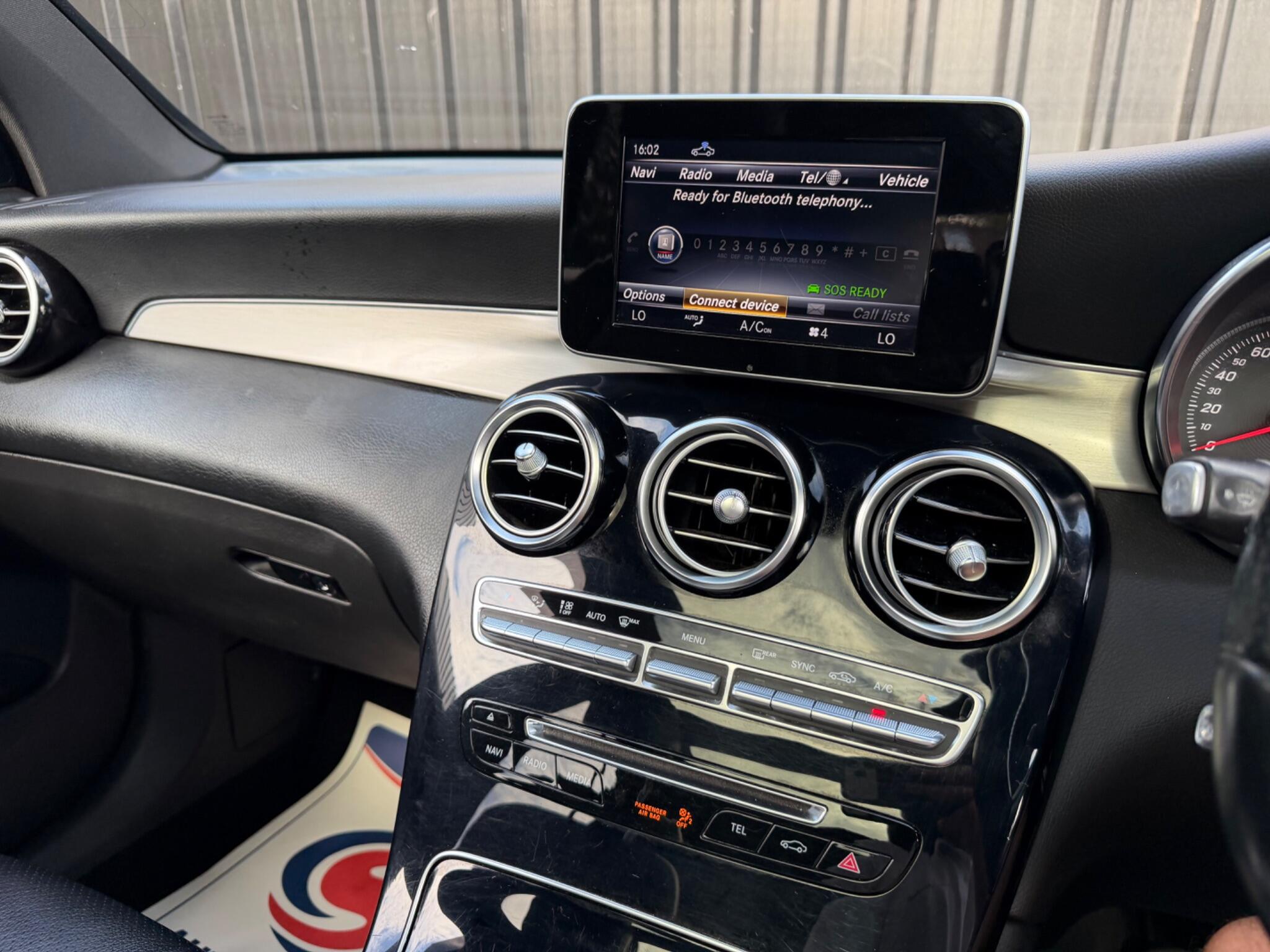 Mercedes-Benz GLC view 40