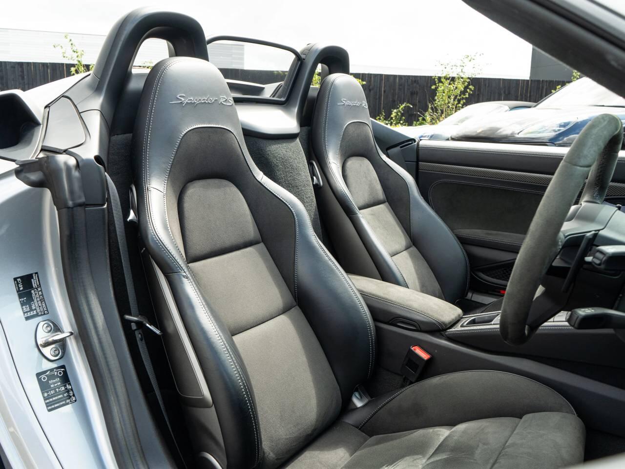 Porsche 718 Spyder view 5