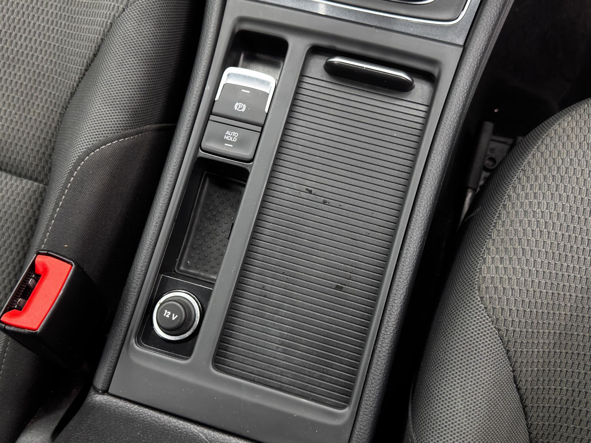 Volkswagen Golf view 23