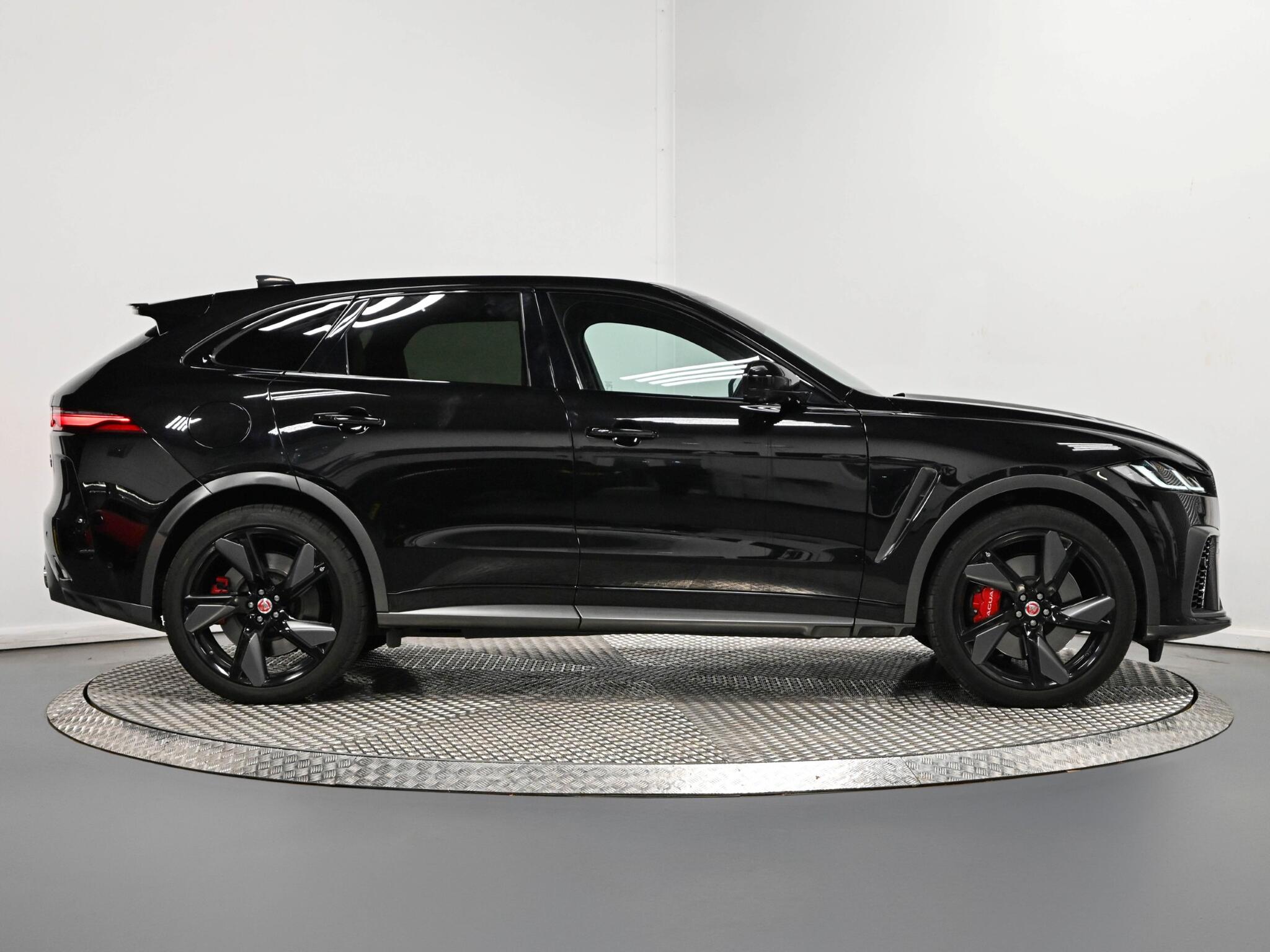 Jaguar F-Pace view 40